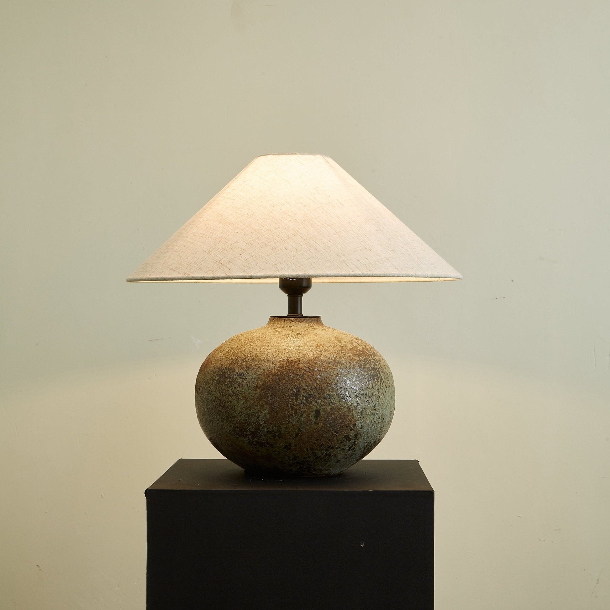 Faye Modern Ceramics Table Lamp-Neutral Decor