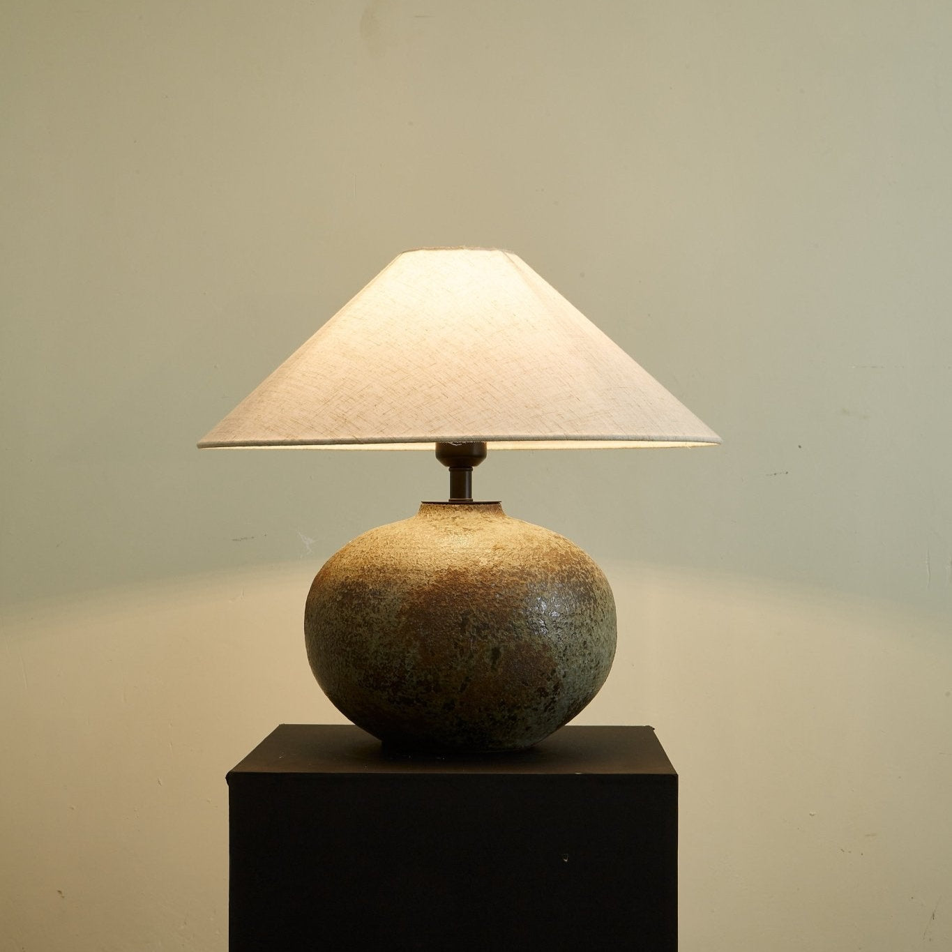 Faye Modern Ceramics Table Lamp-Neutral Decor