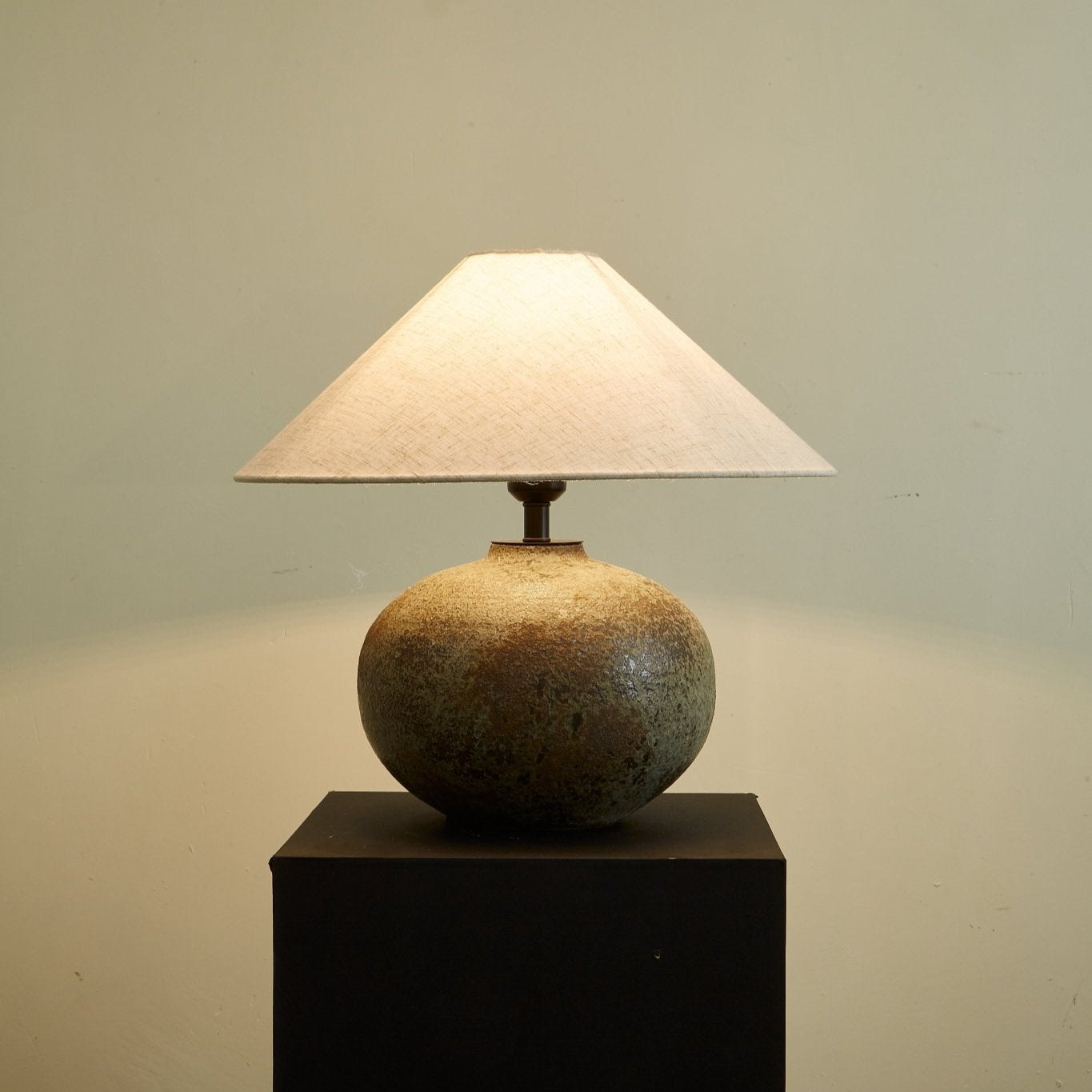 Faye Modern Ceramics Table Lamp-Neutral Decor