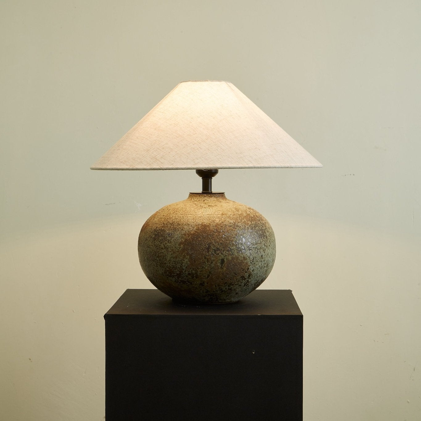 Faye Modern Ceramics Table Lamp-Neutral Decor