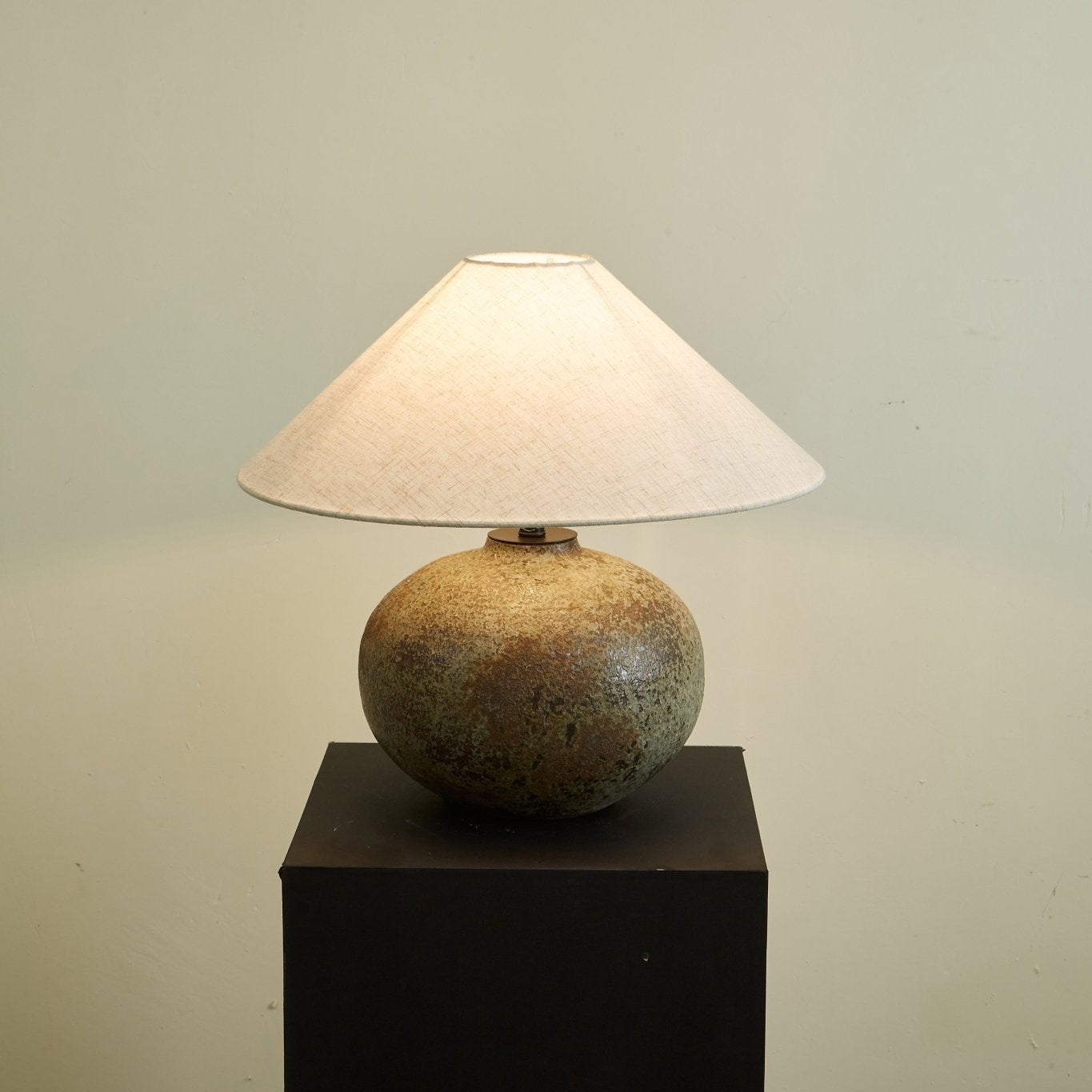Faye Modern Ceramics Table Lamp-Neutral Decor