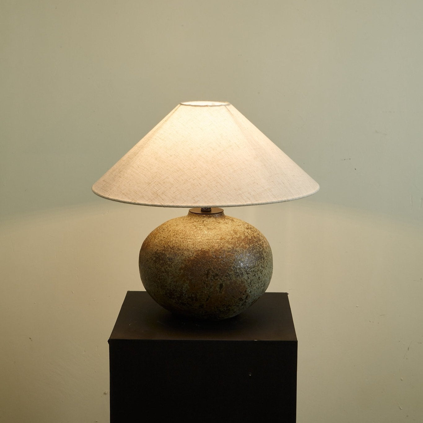 Faye Modern Ceramics Table Lamp-Neutral Decor
