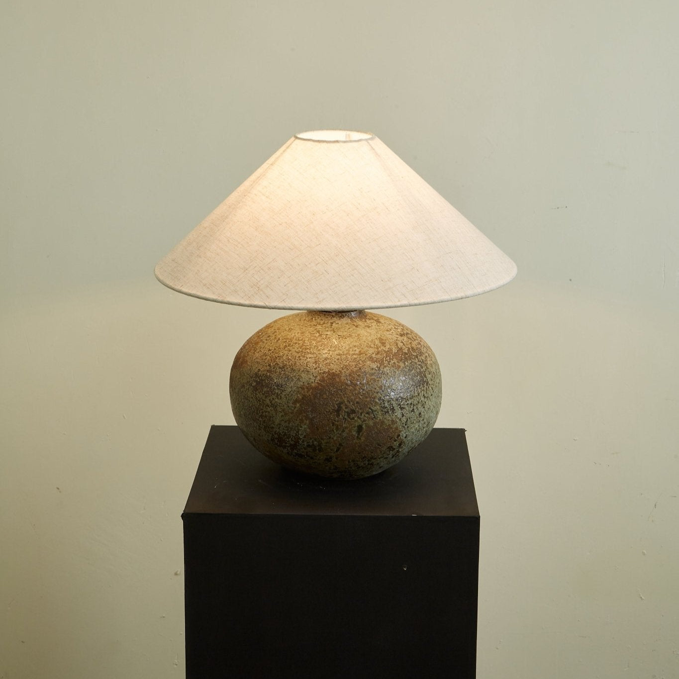 Faye Modern Ceramics Table Lamp-Neutral Decor