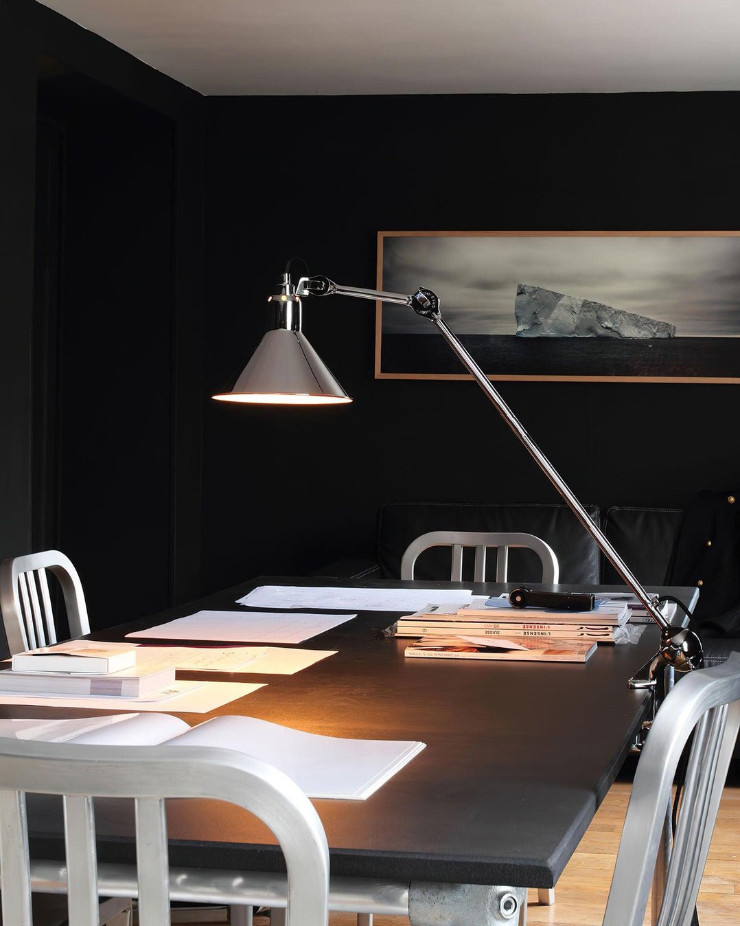 Zethra Minimalist Table Lamp-Neutral Decor