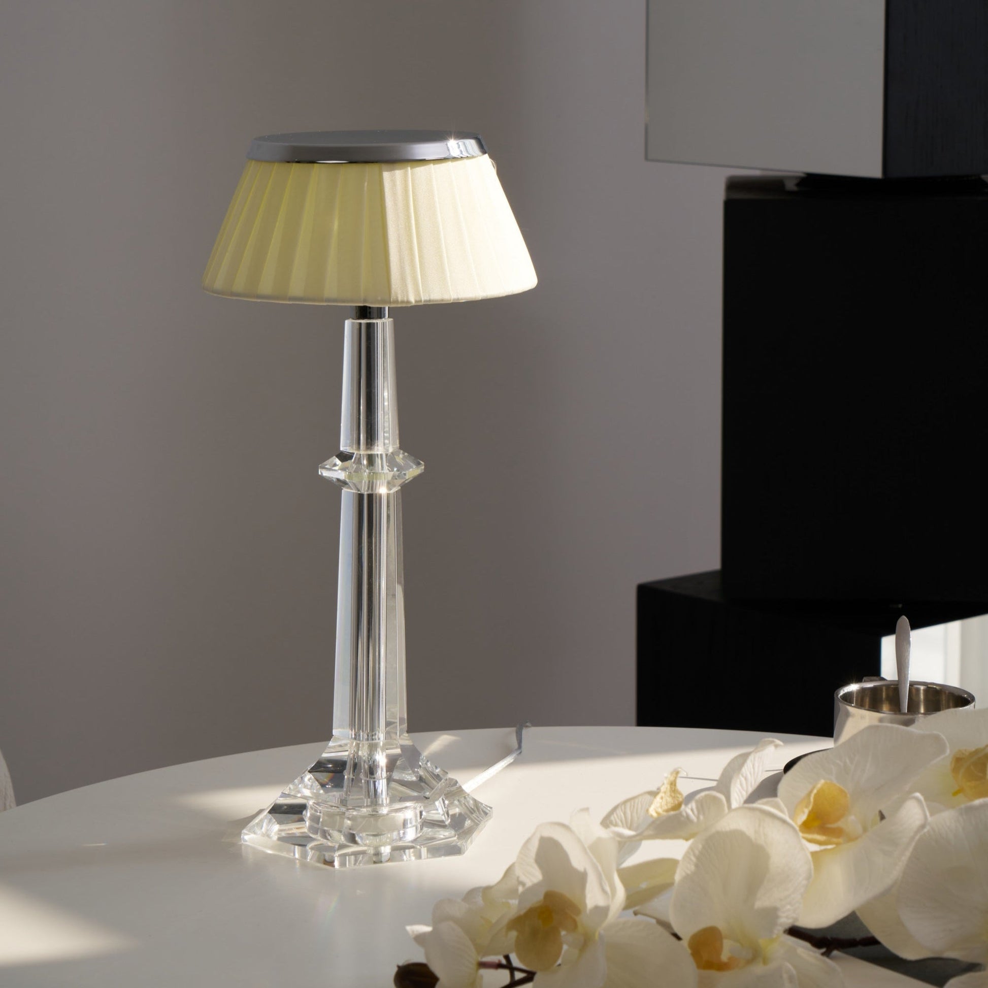Haloza Fabric Luxurious Table Lamp-Neutral Decor
