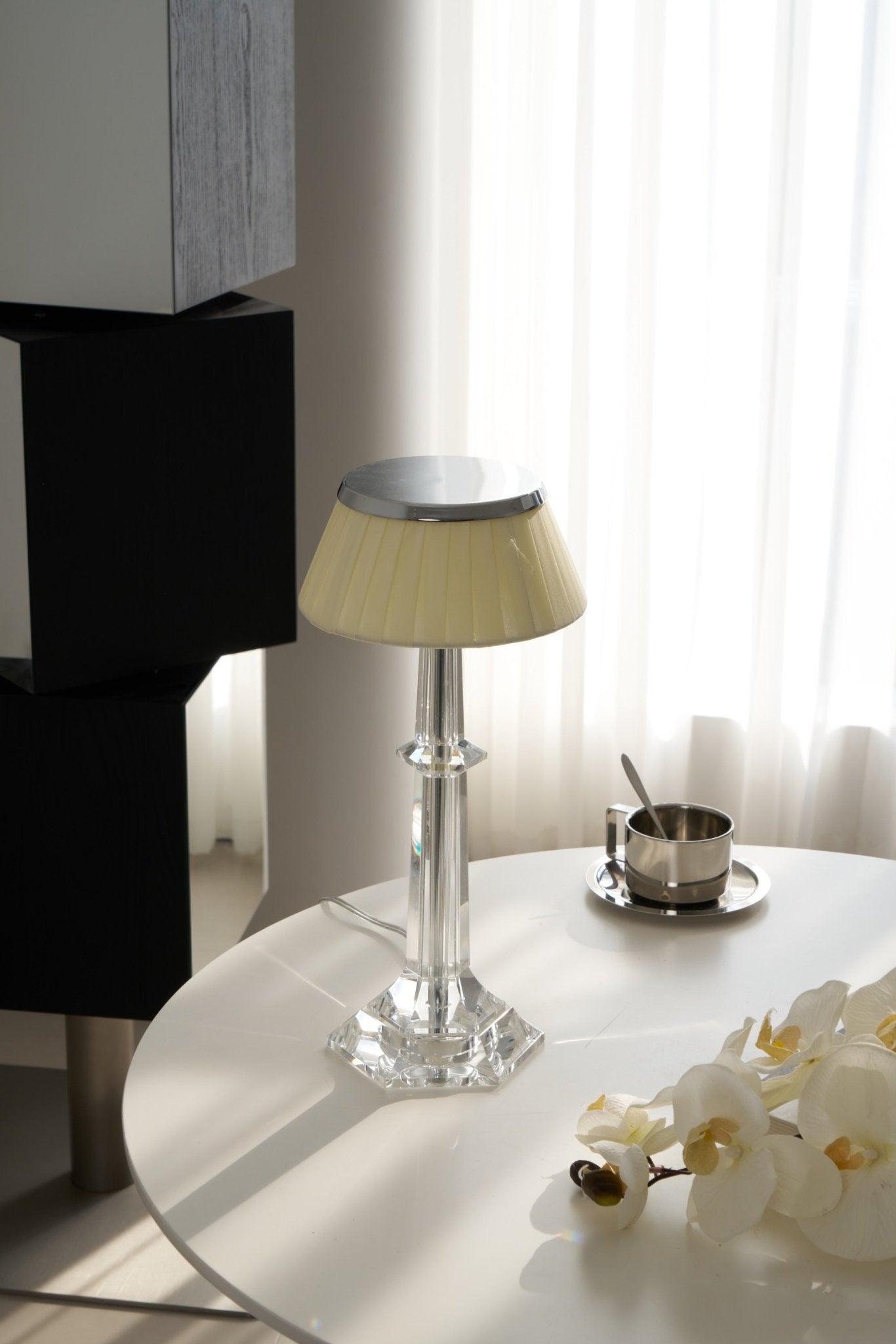 Haloza Fabric Luxurious Table Lamp-Neutral Decor