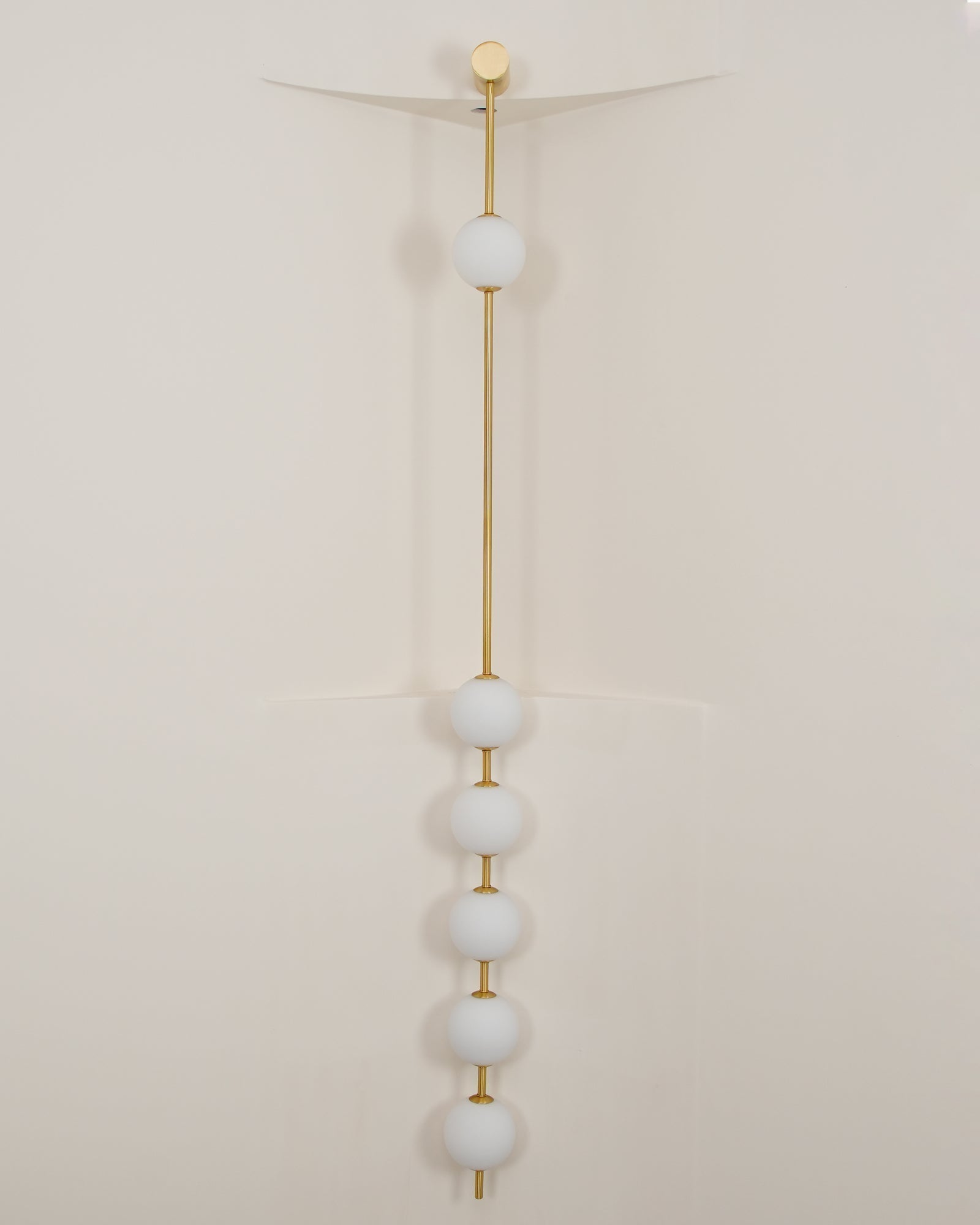 Lustra Wall Lamp Vertical Balls Brass-Neutral Decor
