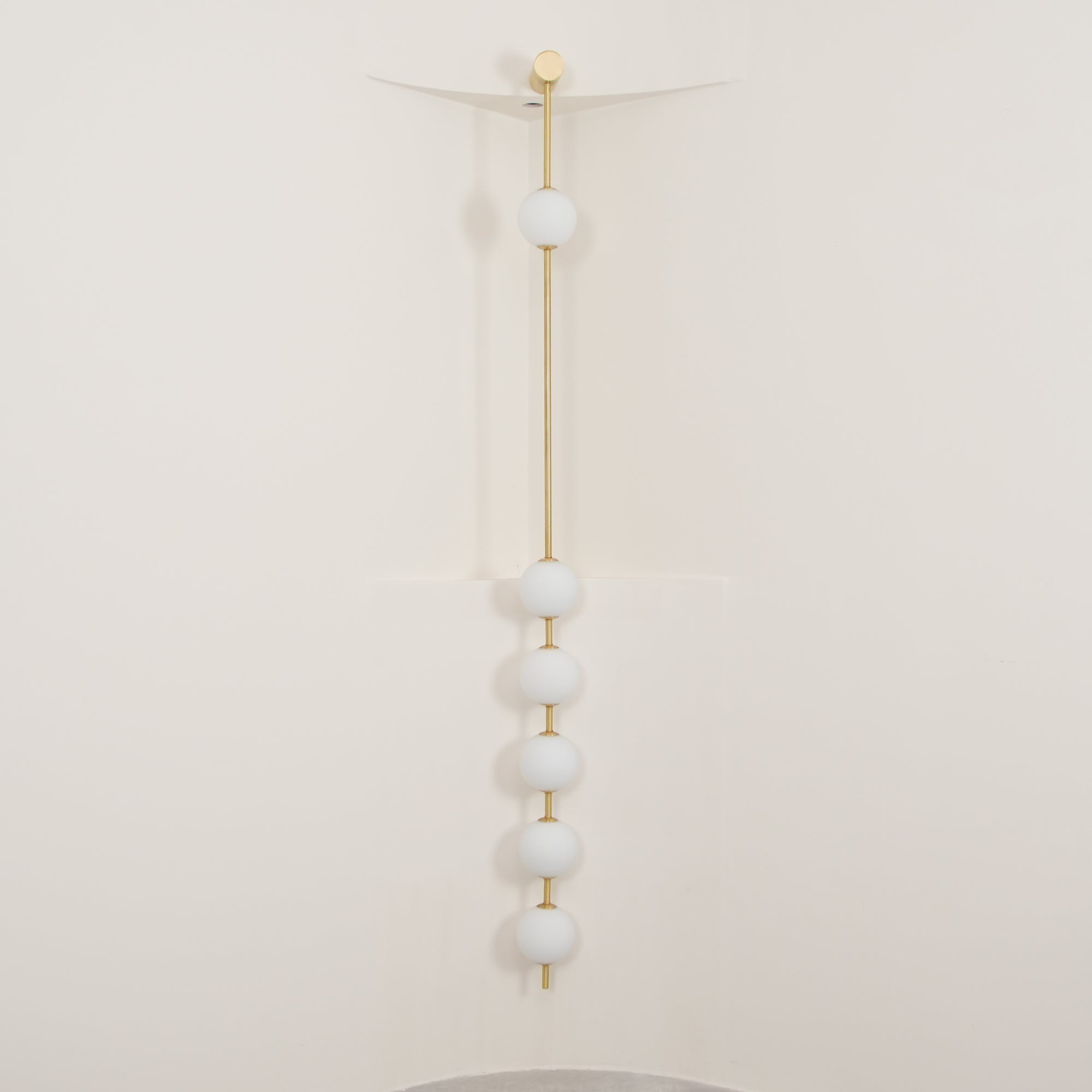 Lustra Wall Lamp Vertical Balls Brass-Neutral Decor