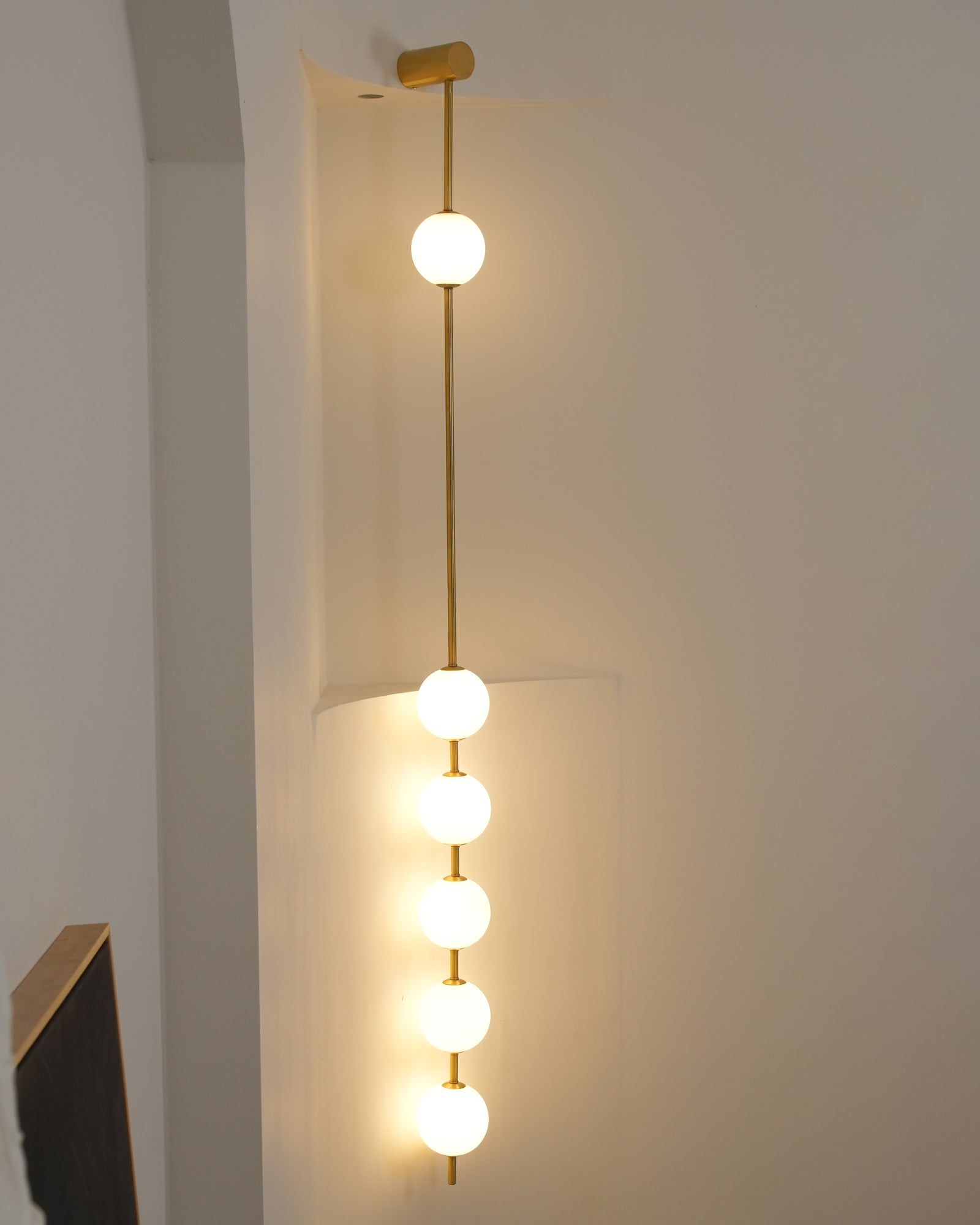 Lustra Wall Lamp Vertical Balls Brass-Neutral Decor