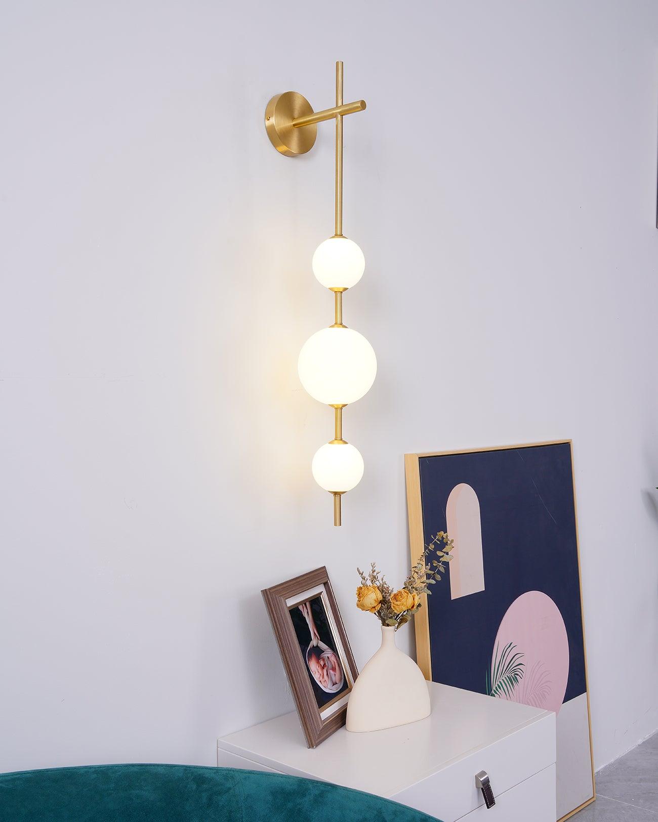 Lustra Wall Lamp Vertical Globe Minimalist-Neutral Decor