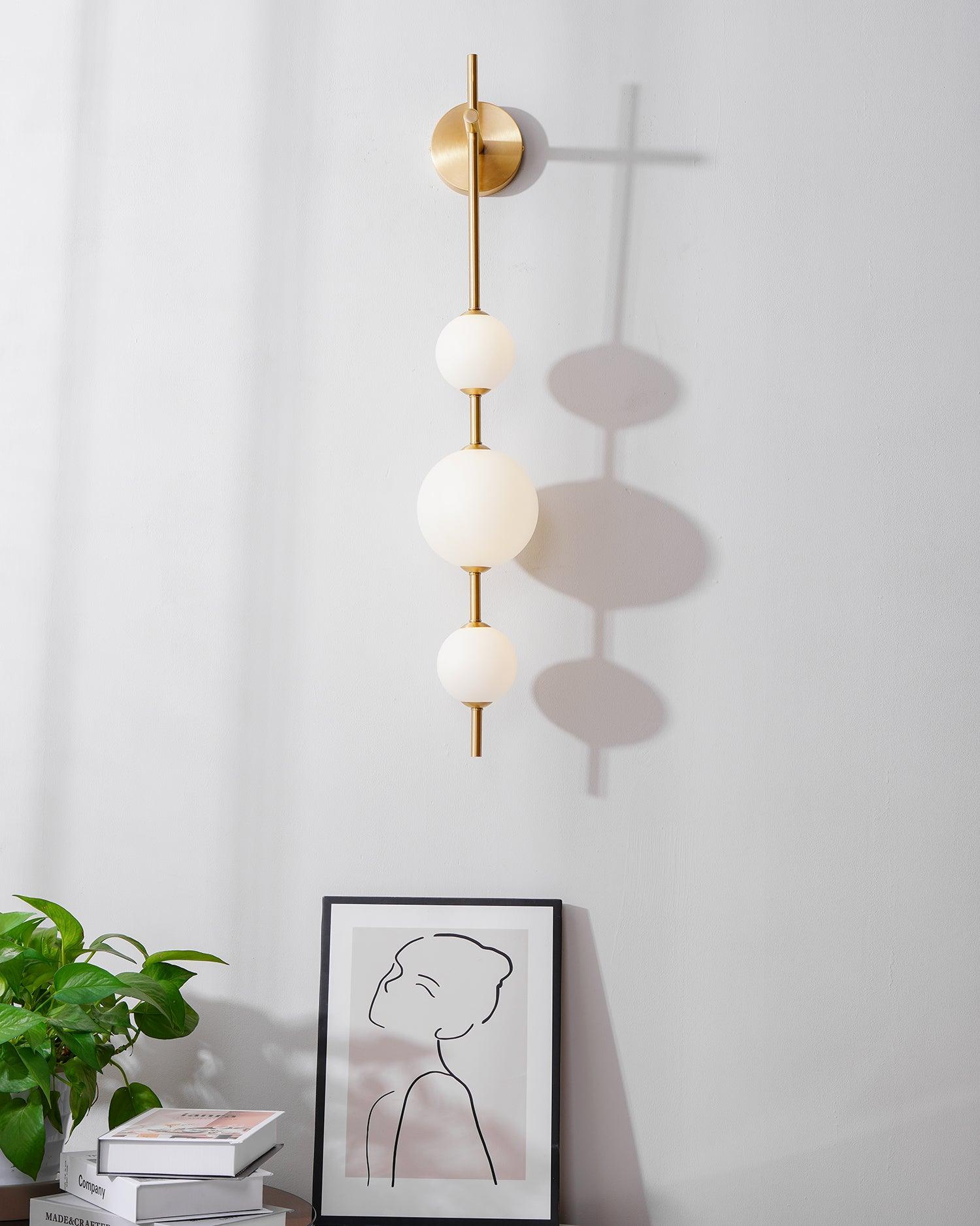 Lustra Wall Lamp Vertical Globe Minimalist-Neutral Decor