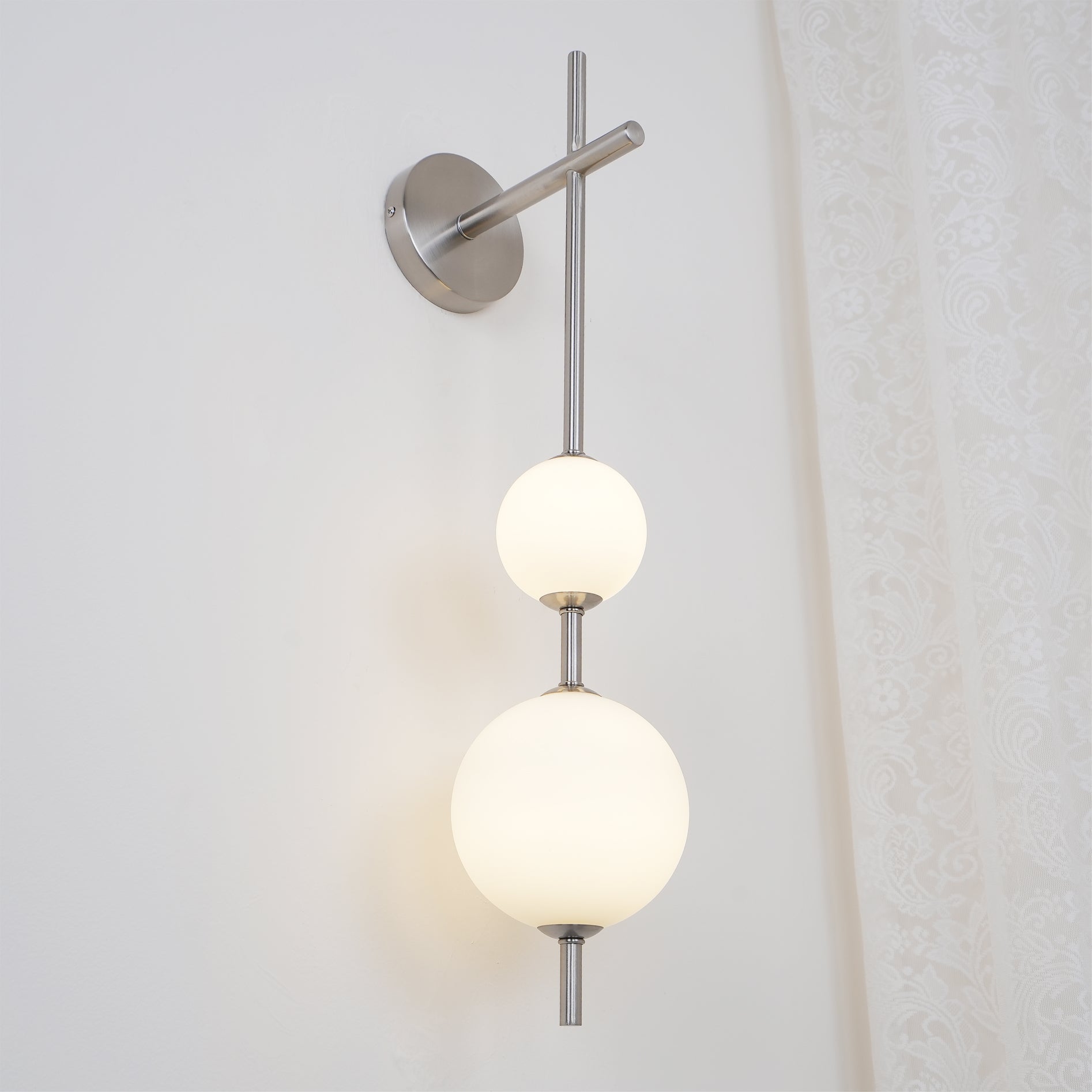 Lustra Wall Lamp Vertical Globe Minimalist-Neutral Decor
