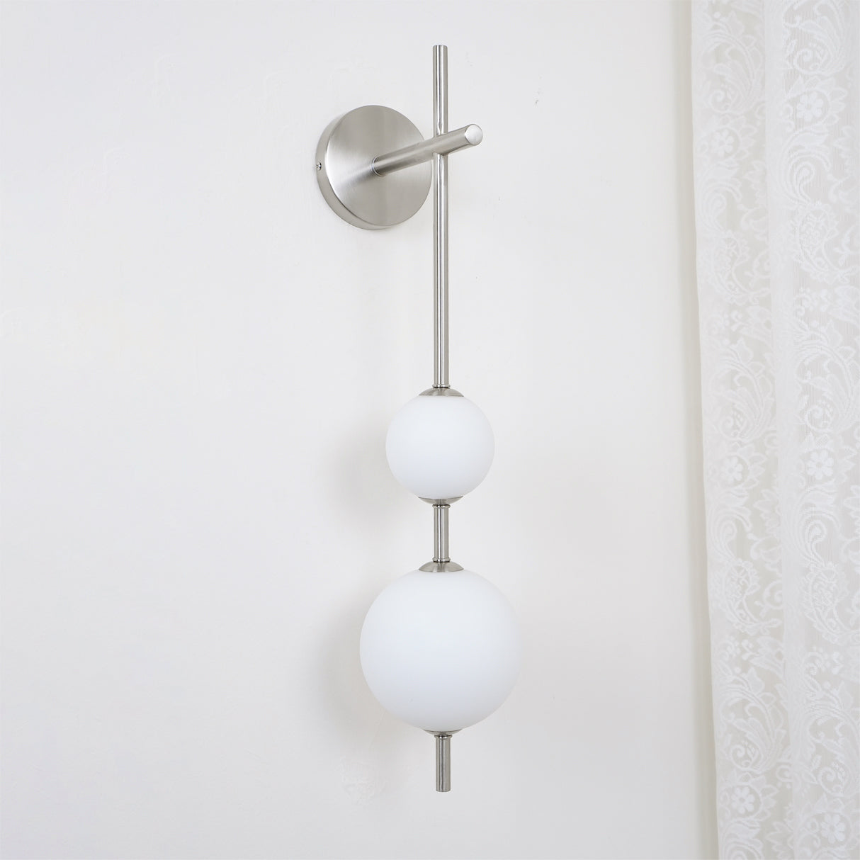 Lustra Wall Lamp Vertical Globe Minimalist-Neutral Decor