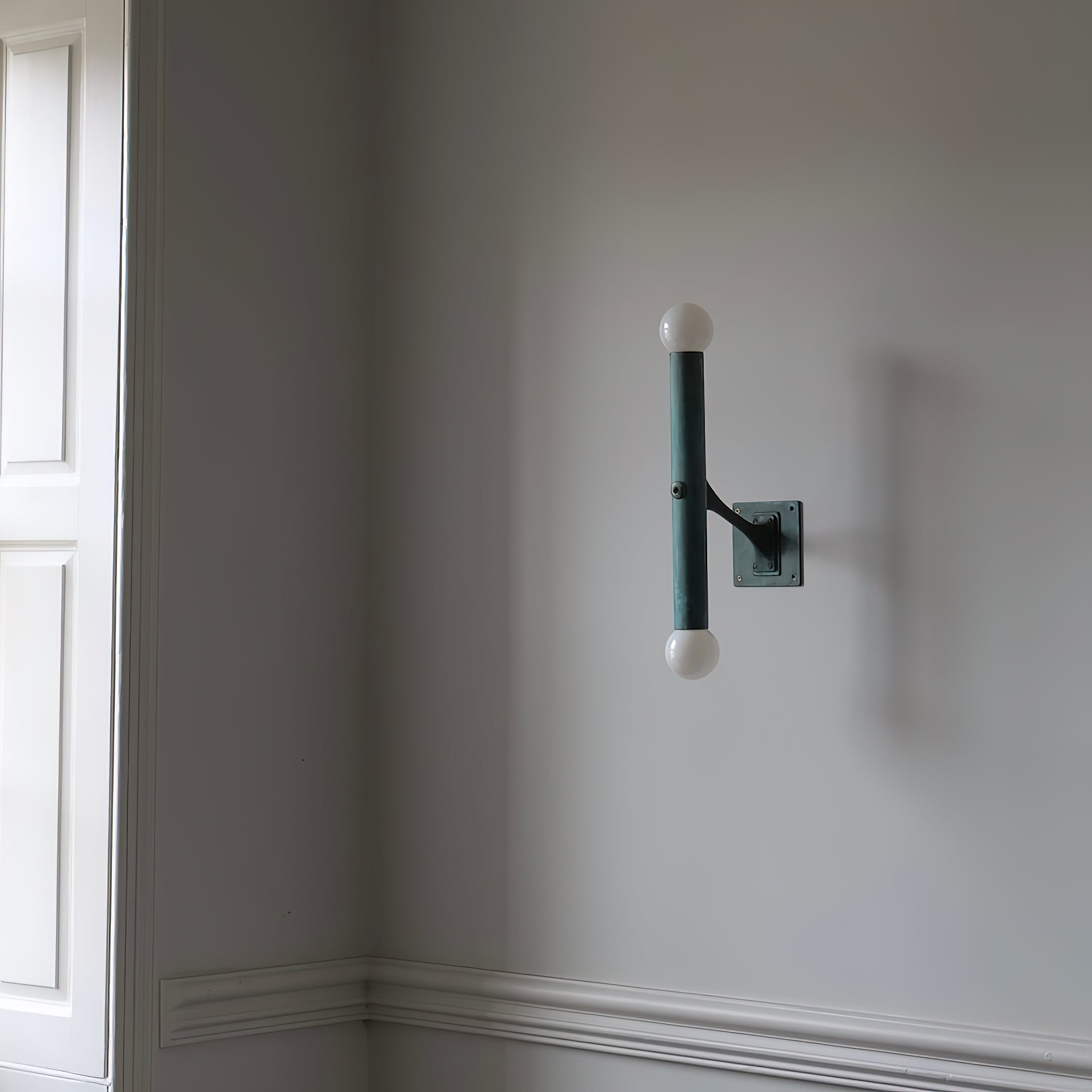 Ellis Wall Lamp