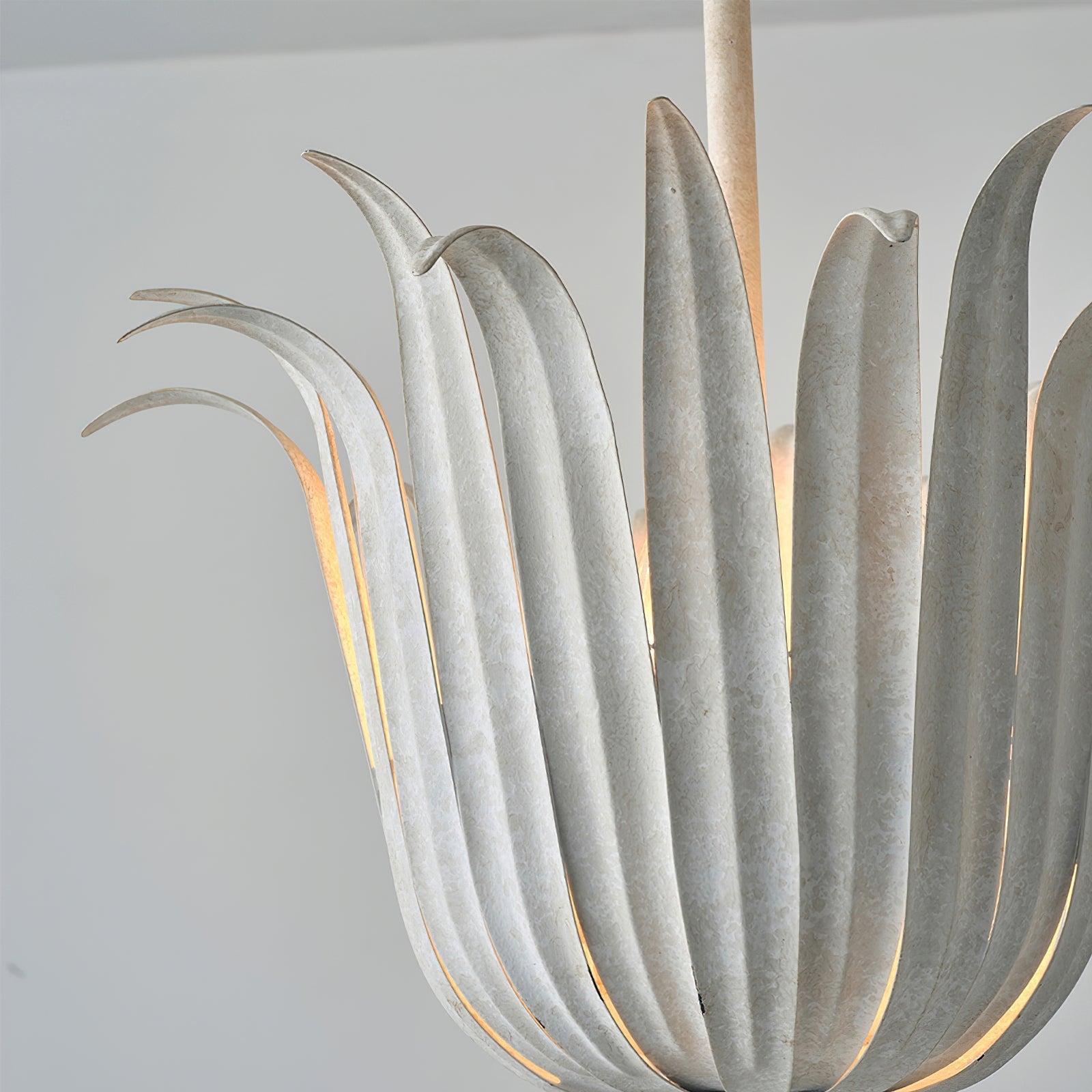 Top-down view of the pendant, revealing the leaf arrangement.