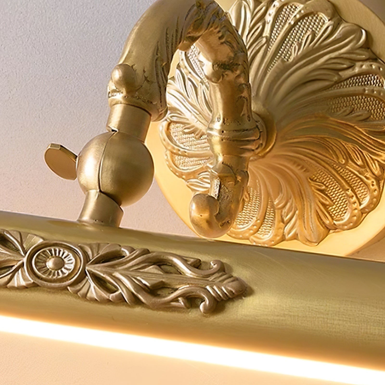 Cloren Premium Nordic Art Vanity Brass Wall Light-Neutral Decor