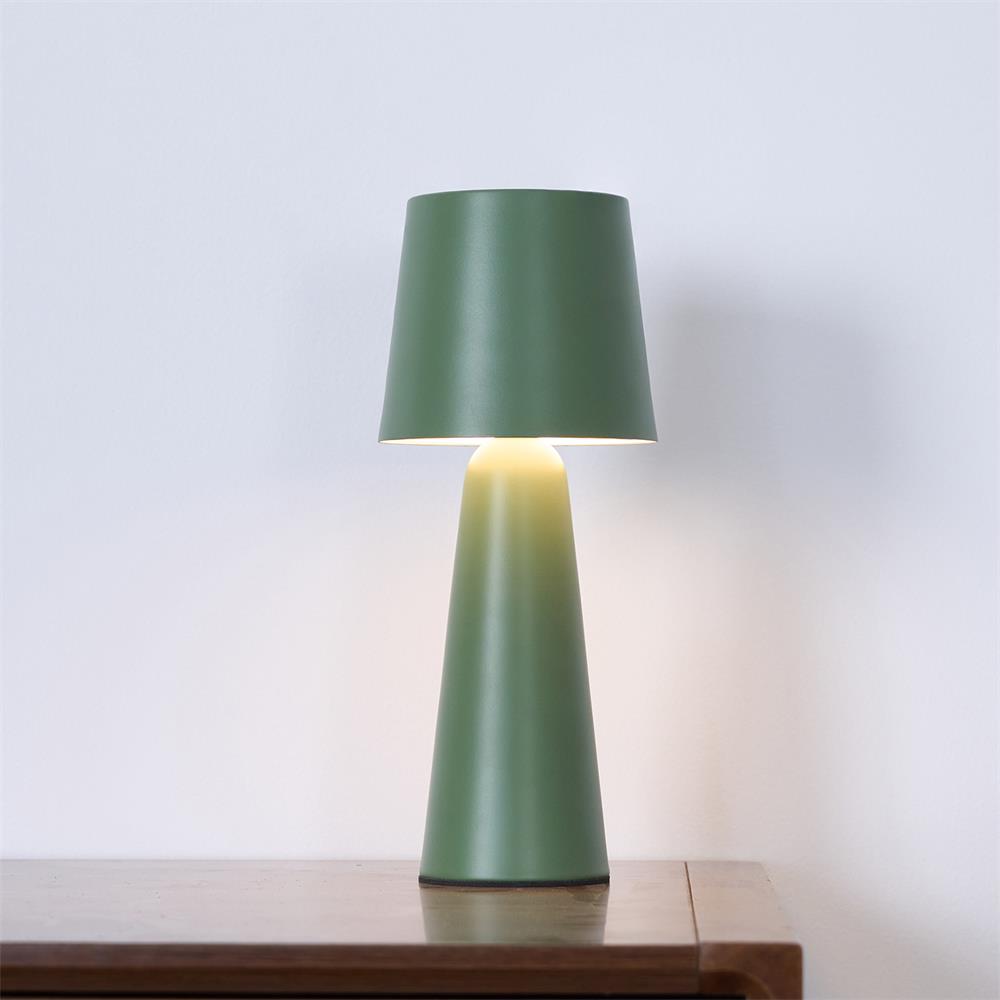 Cloey Table Lamp