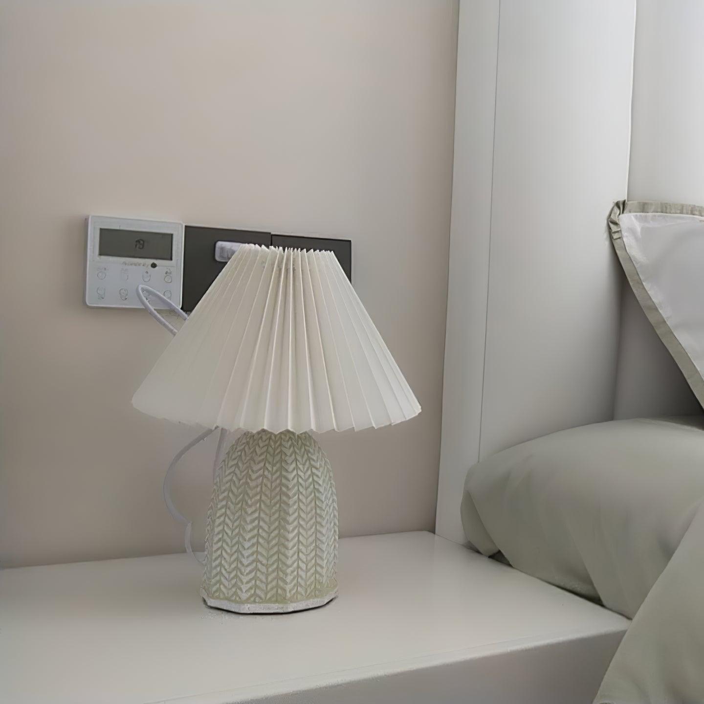 Xenlor Fabric Vintage Table Lamp-Neutral Decor