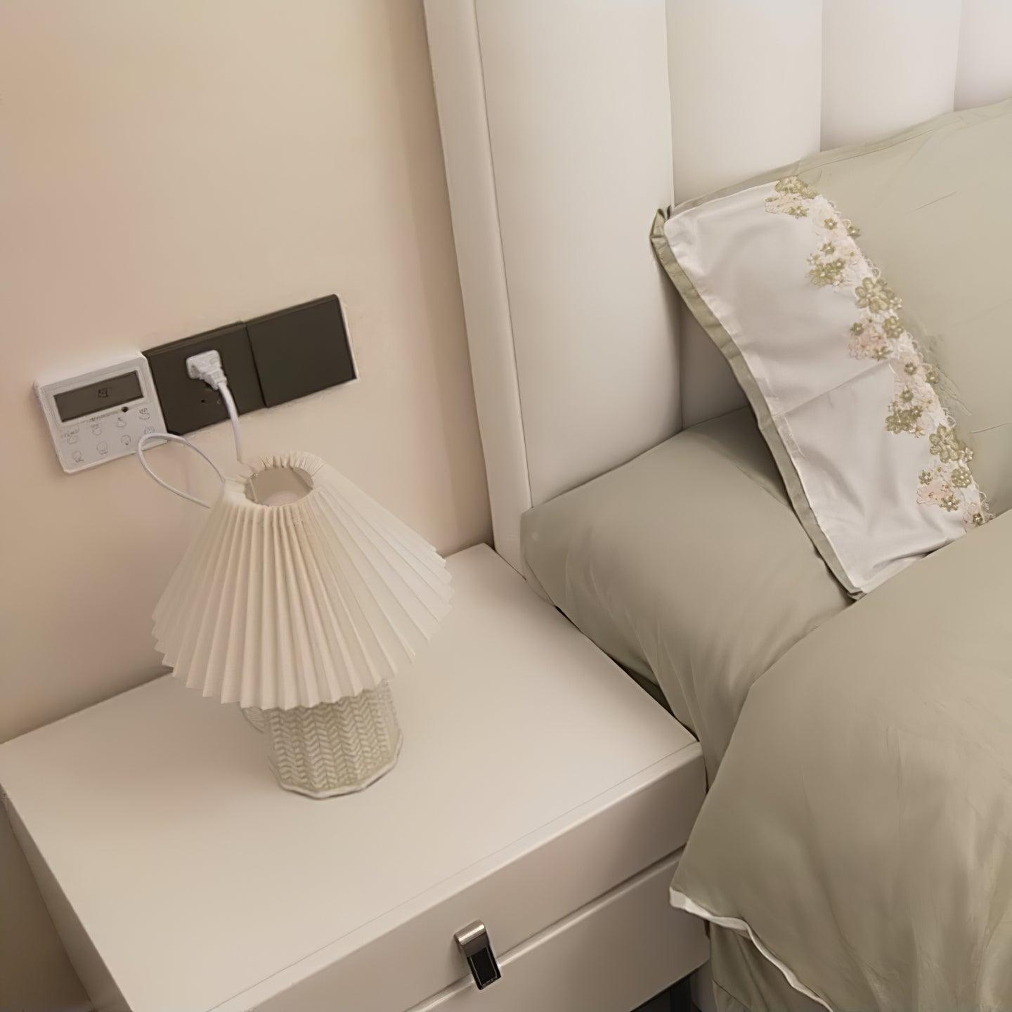 Xenlor Fabric Vintage Table Lamp-Neutral Decor