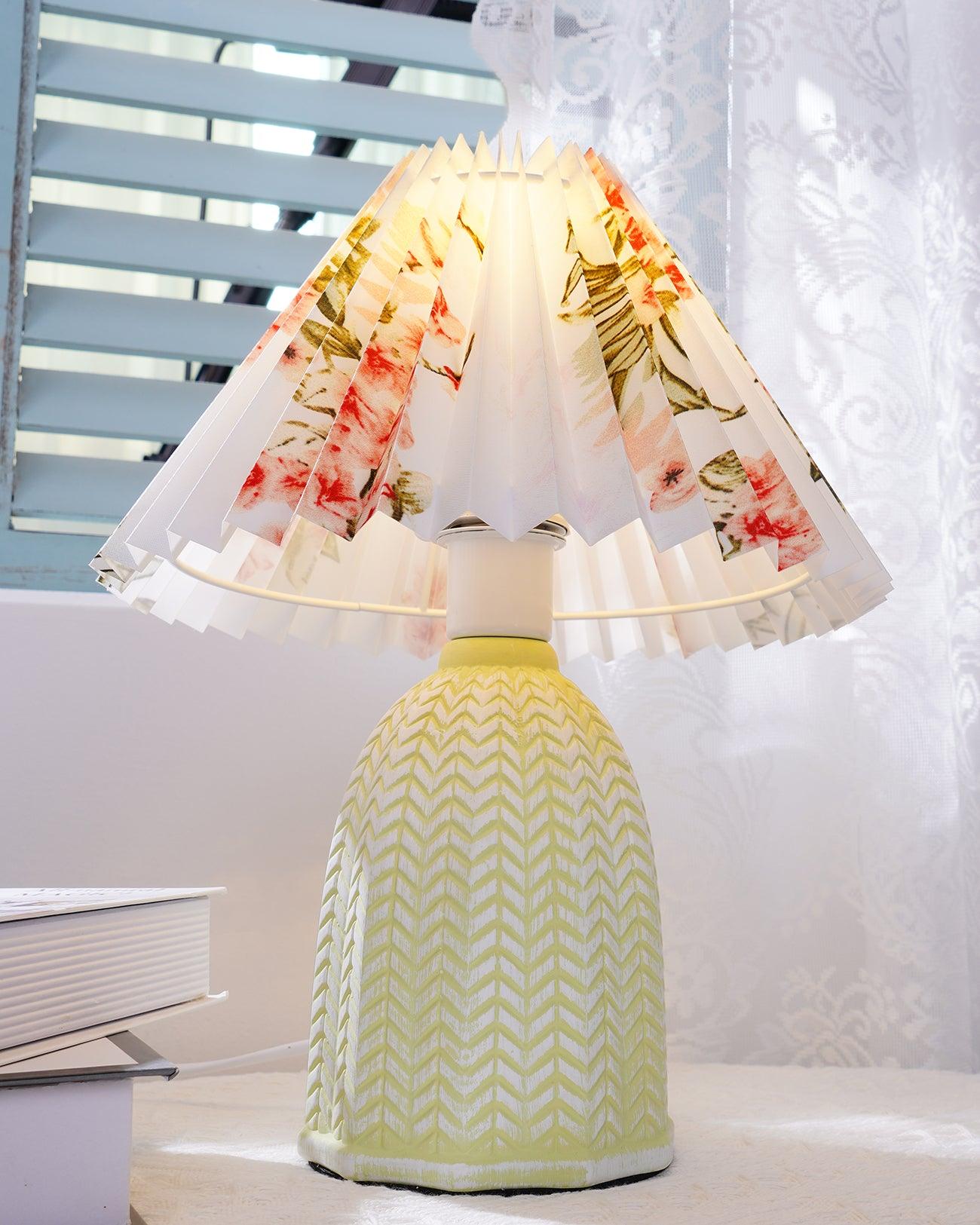 Xenlor Fabric Vintage Table Lamp-Neutral Decor