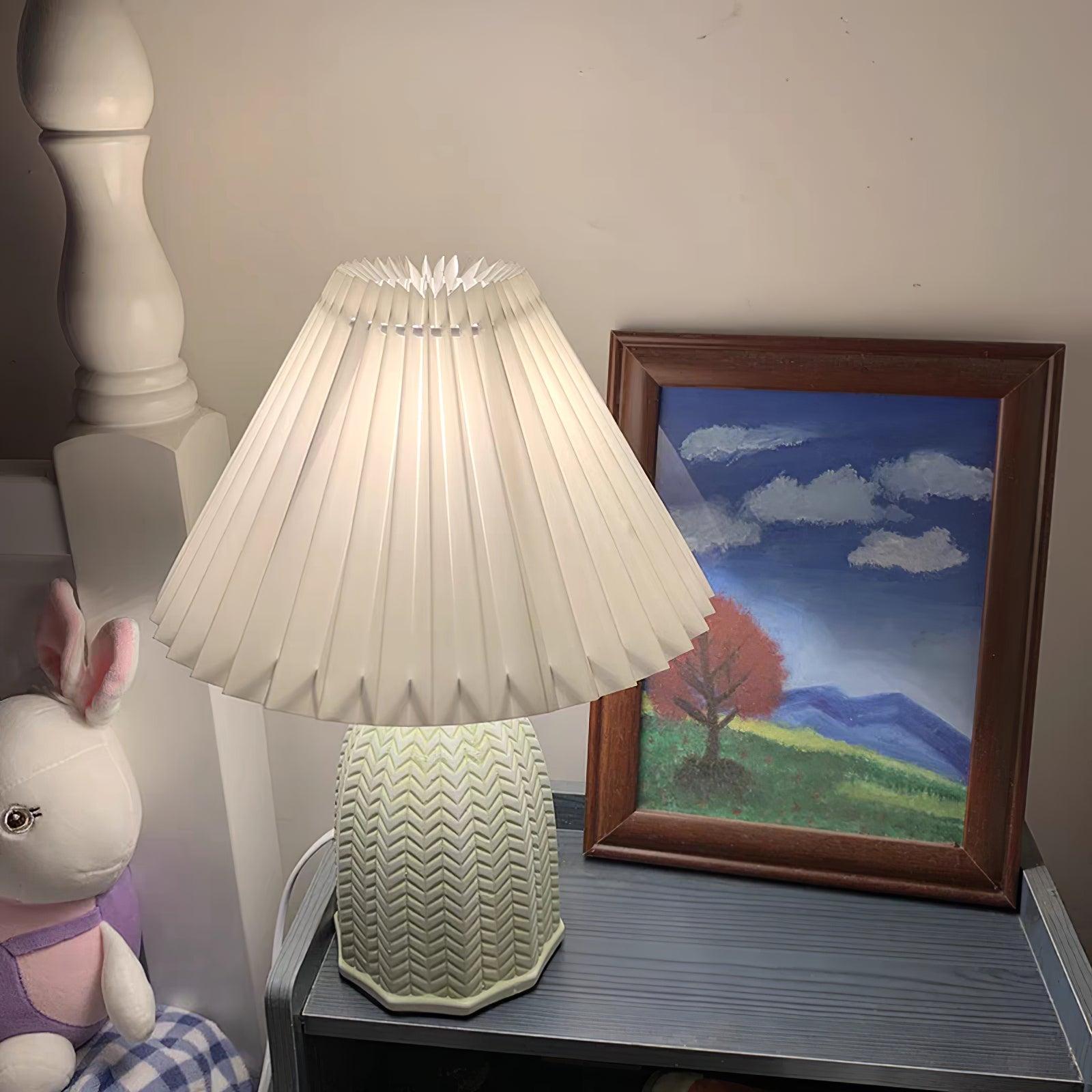 Xenlor Fabric Vintage Table Lamp-Neutral Decor