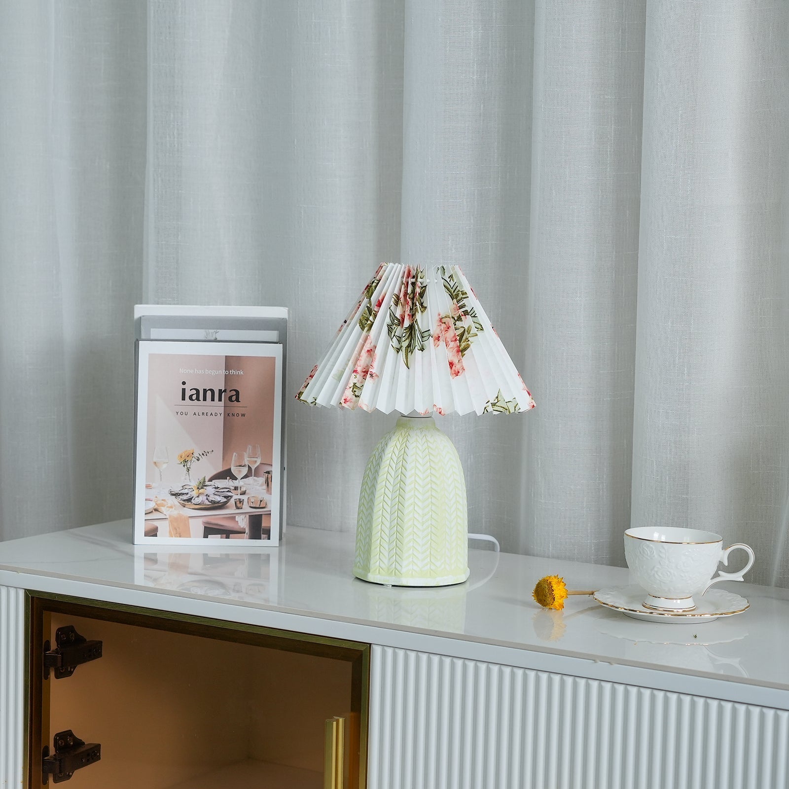 Xenlor Fabric Vintage Table Lamp-Neutral Decor