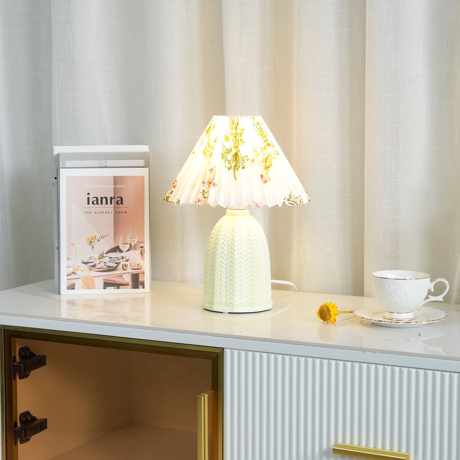 Xenlor Fabric Vintage Table Lamp-Neutral Decor