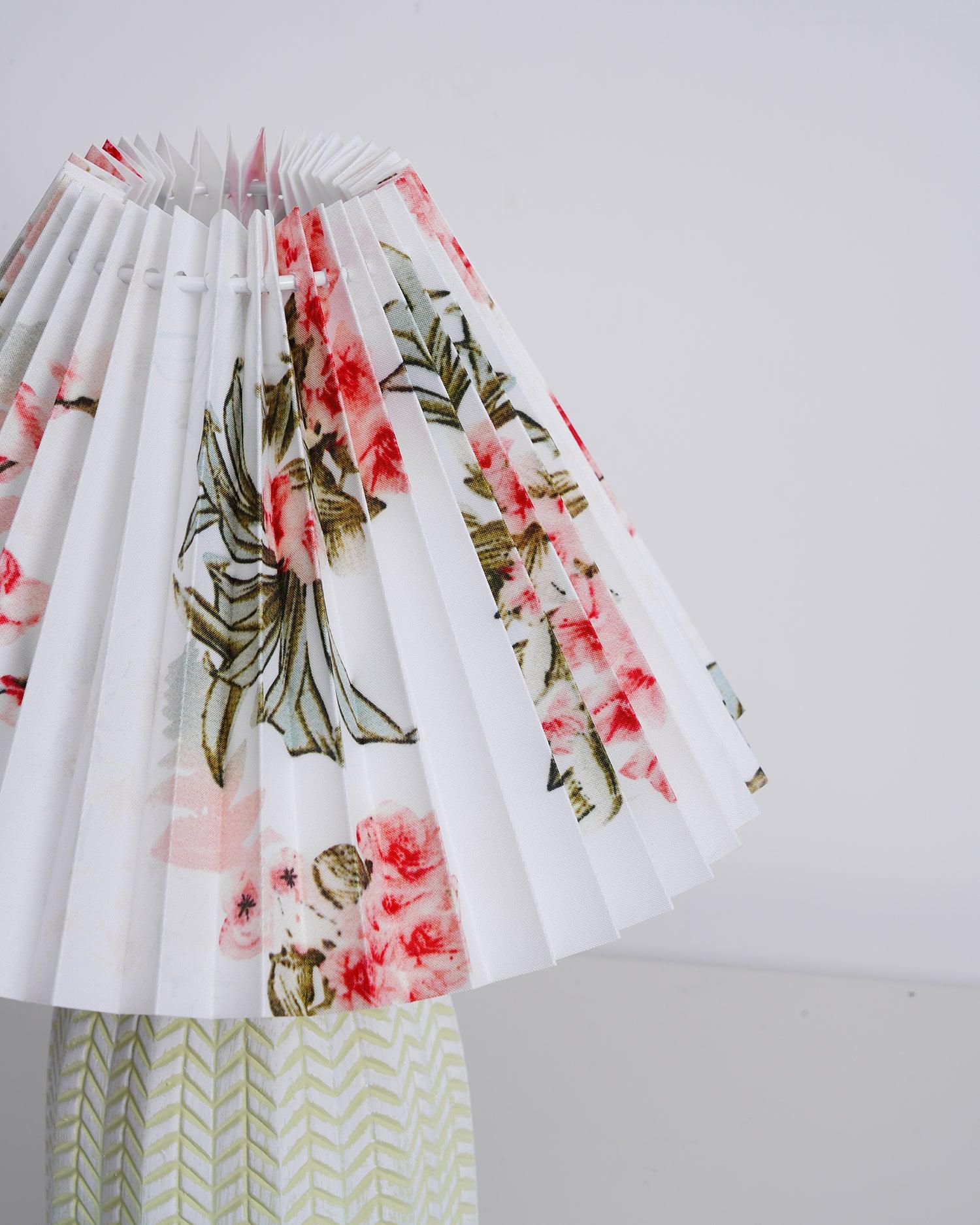 Xenlor Fabric Vintage Table Lamp-Neutral Decor