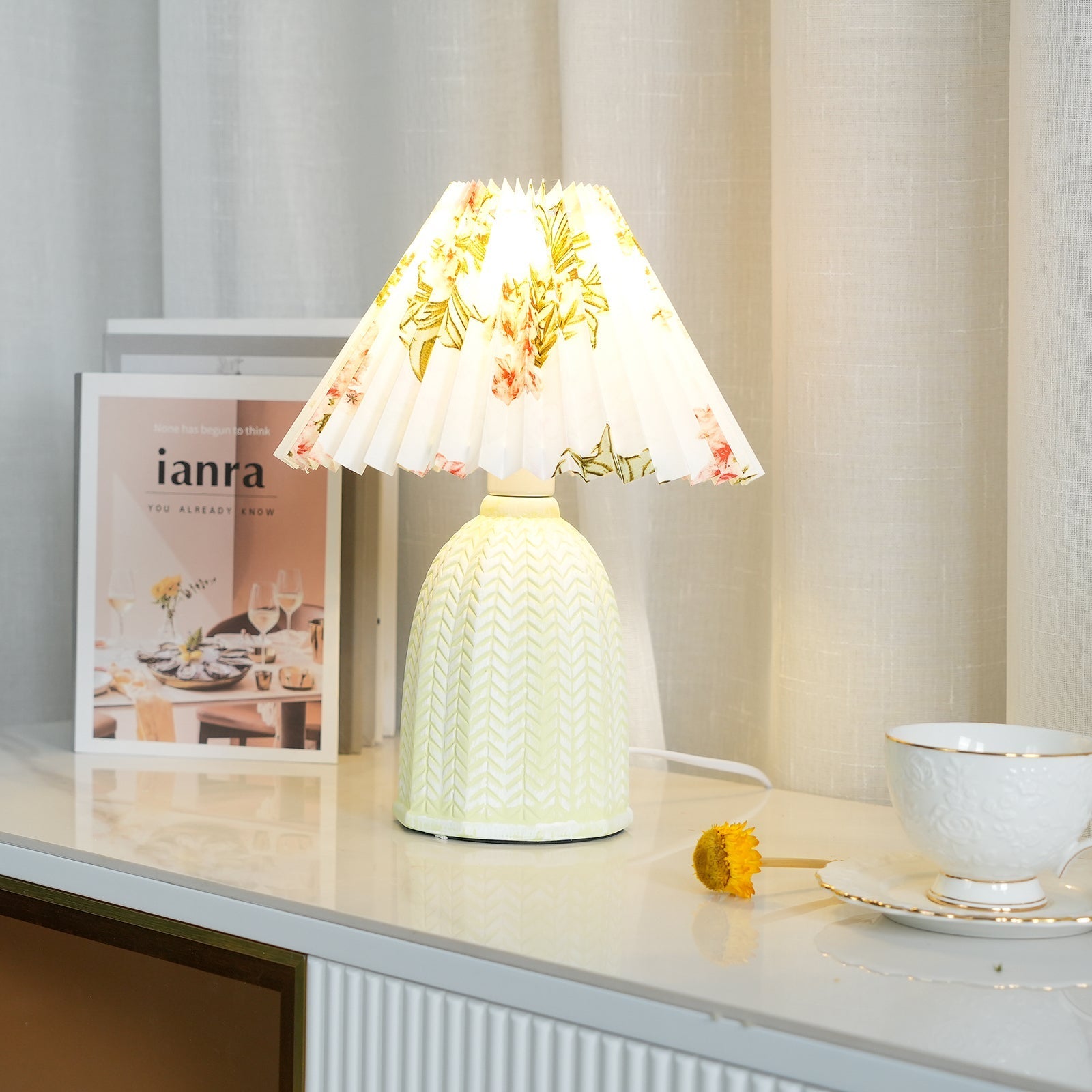 Xenlor Fabric Vintage Table Lamp-Neutral Decor