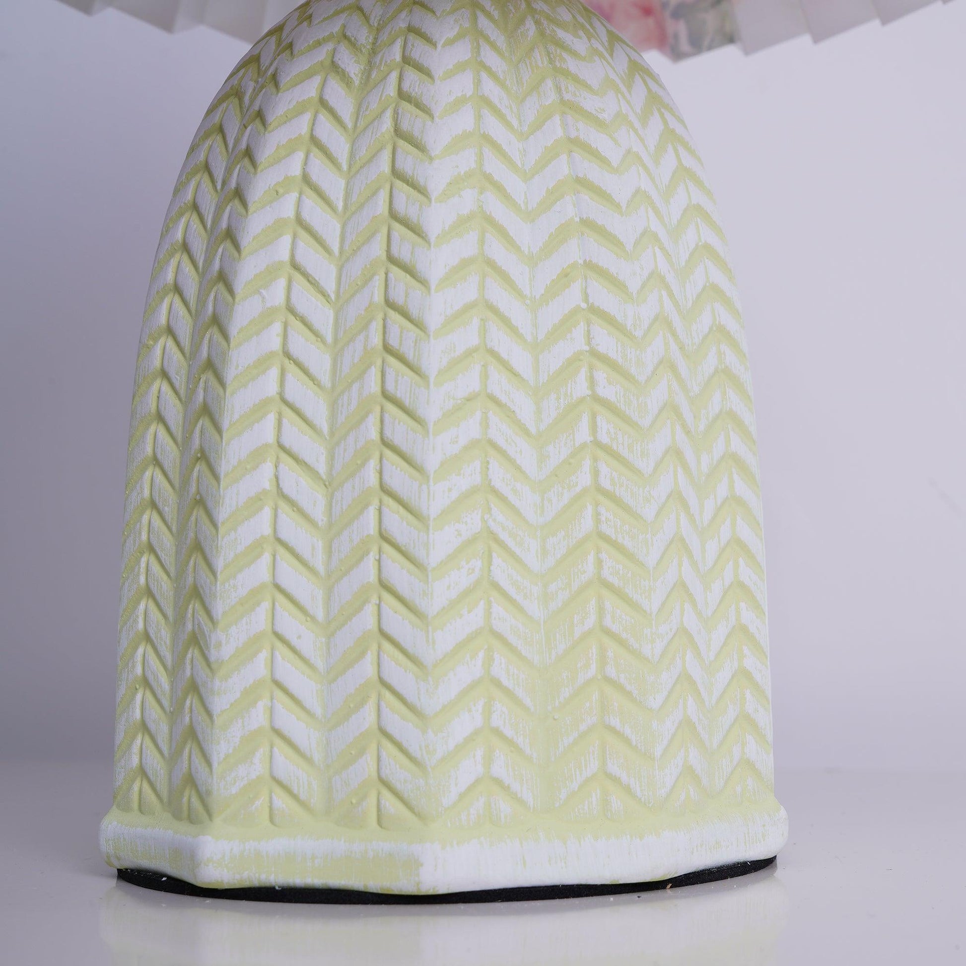 Xenlor Fabric Vintage Table Lamp-Neutral Decor