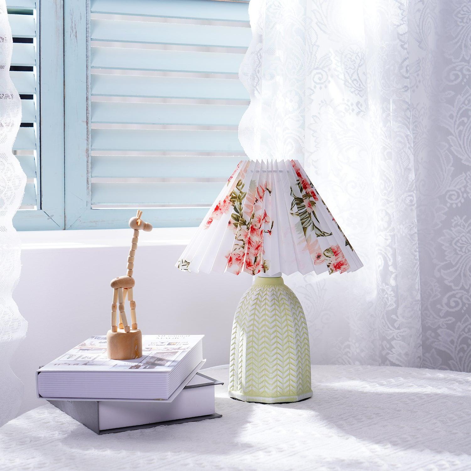 Xenlor Fabric Vintage Table Lamp-Neutral Decor