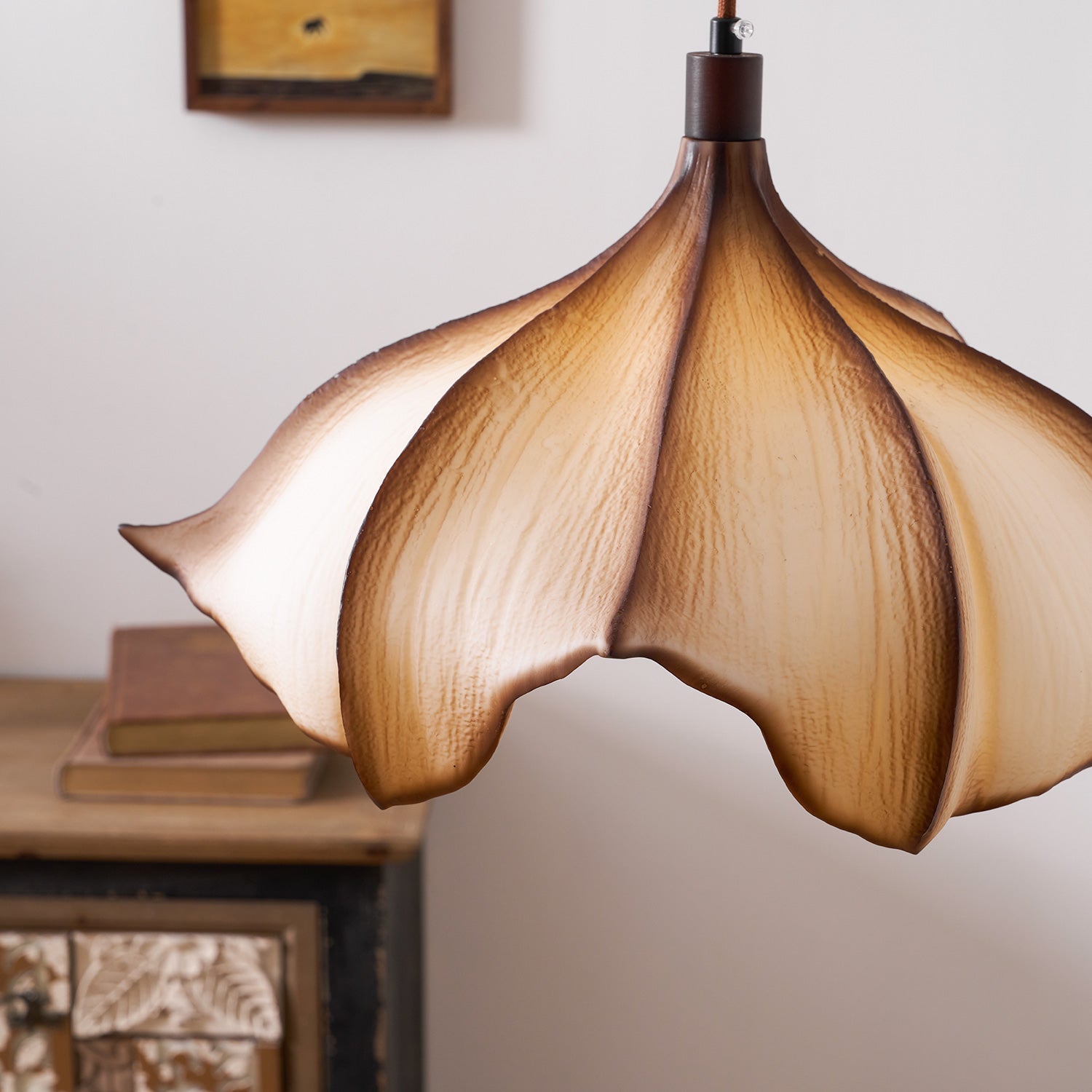 The light's texture and form in natural daylight.