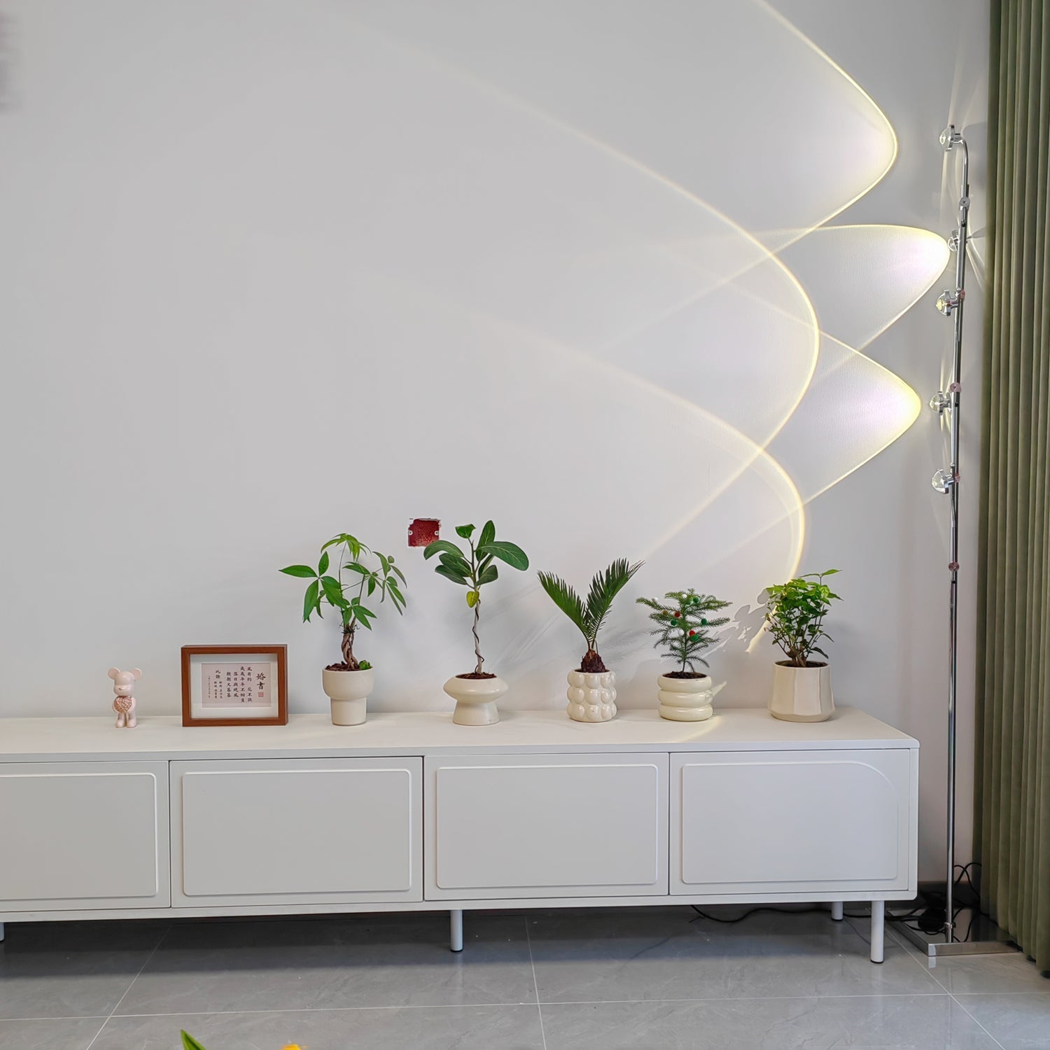 Receiv Steel Floor Lamp-Neutral Decor
