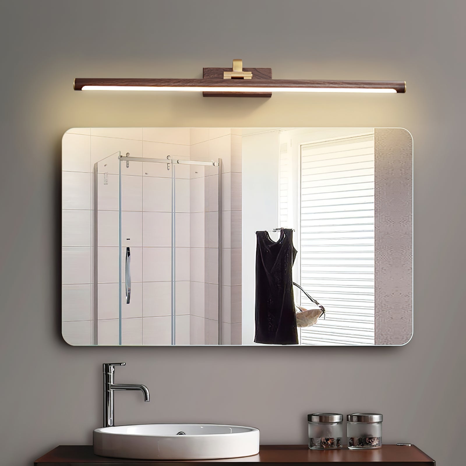 Tevelo Brass Minimalist Wall Lamp-Neutral Decor