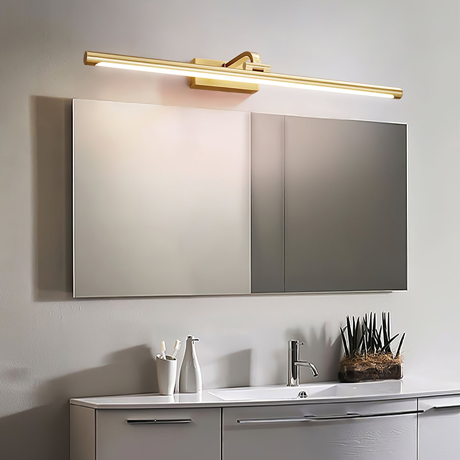 Tevelo Brass Minimalist Wall Lamp-Neutral Decor