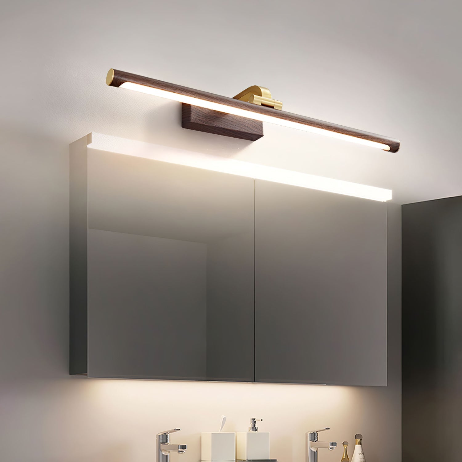 Tevelo Brass Minimalist Wall Lamp-Neutral Decor