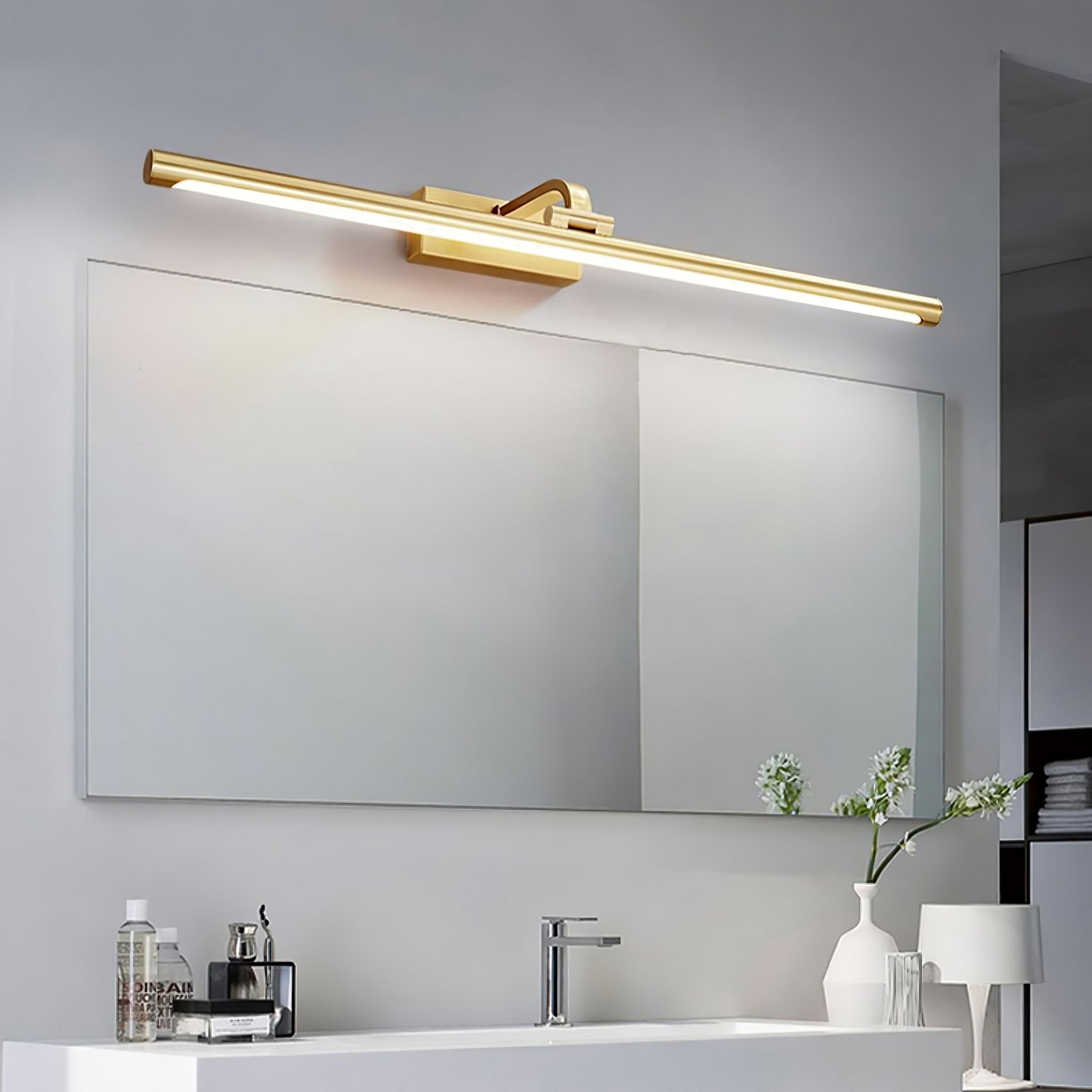Tevelo Brass Minimalist Wall Lamp-Neutral Decor