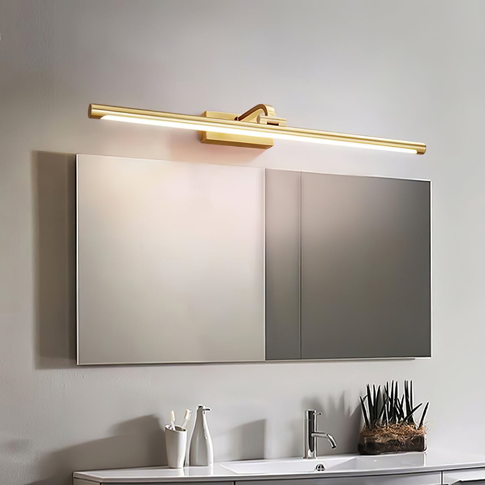Tevelo Brass Minimalist Wall Lamp-Neutral Decor