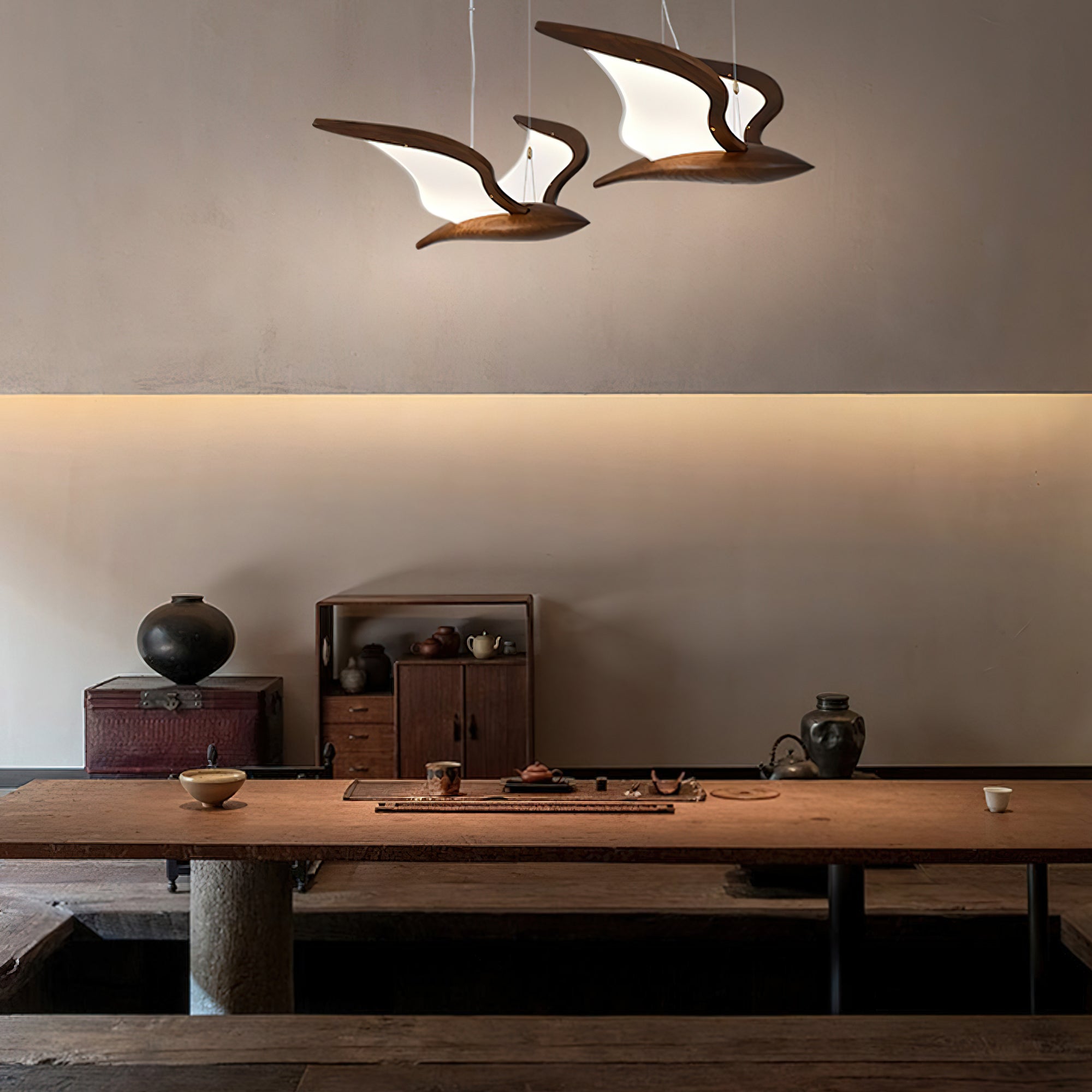 Lustra Chandelier Bird Form Wood Sculptural-Neutral Decor