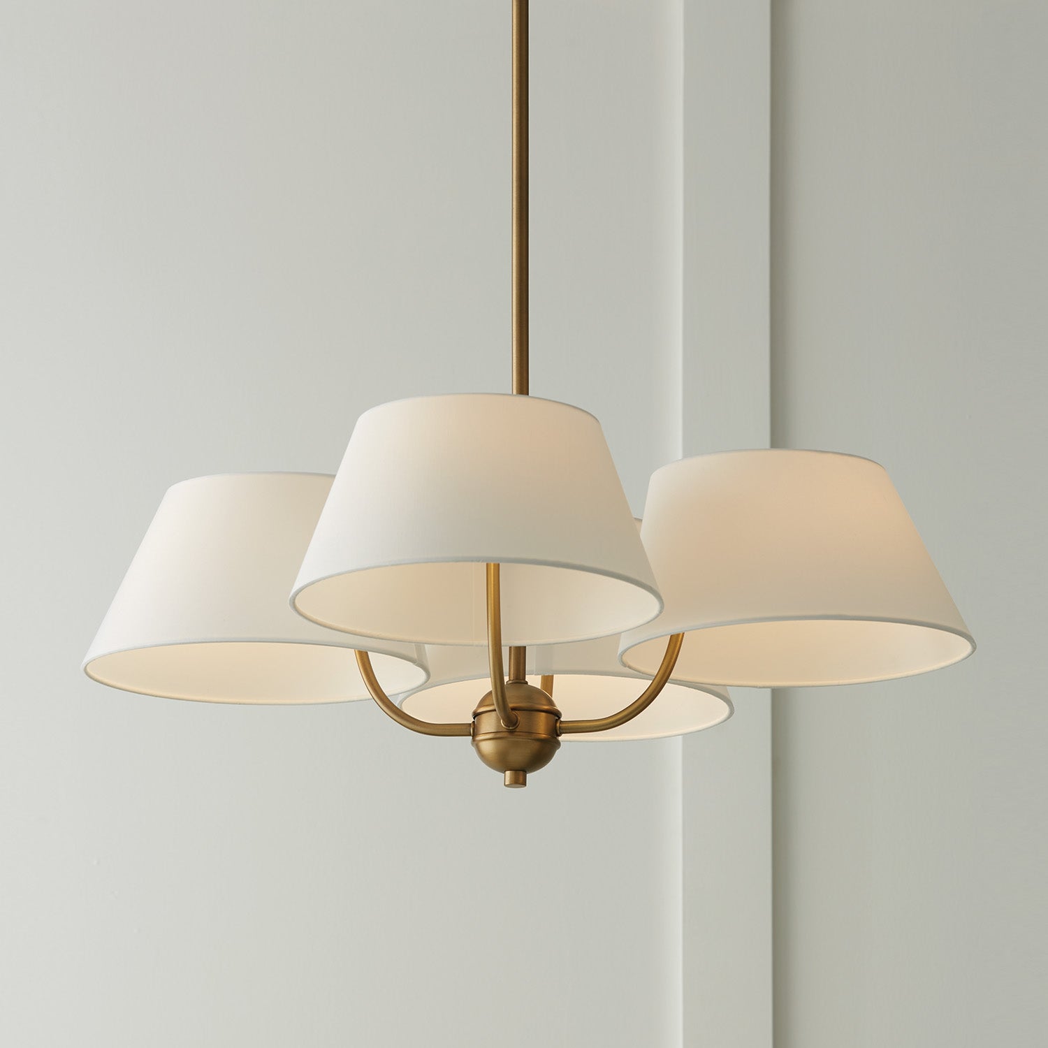 Vivienne Chandelier