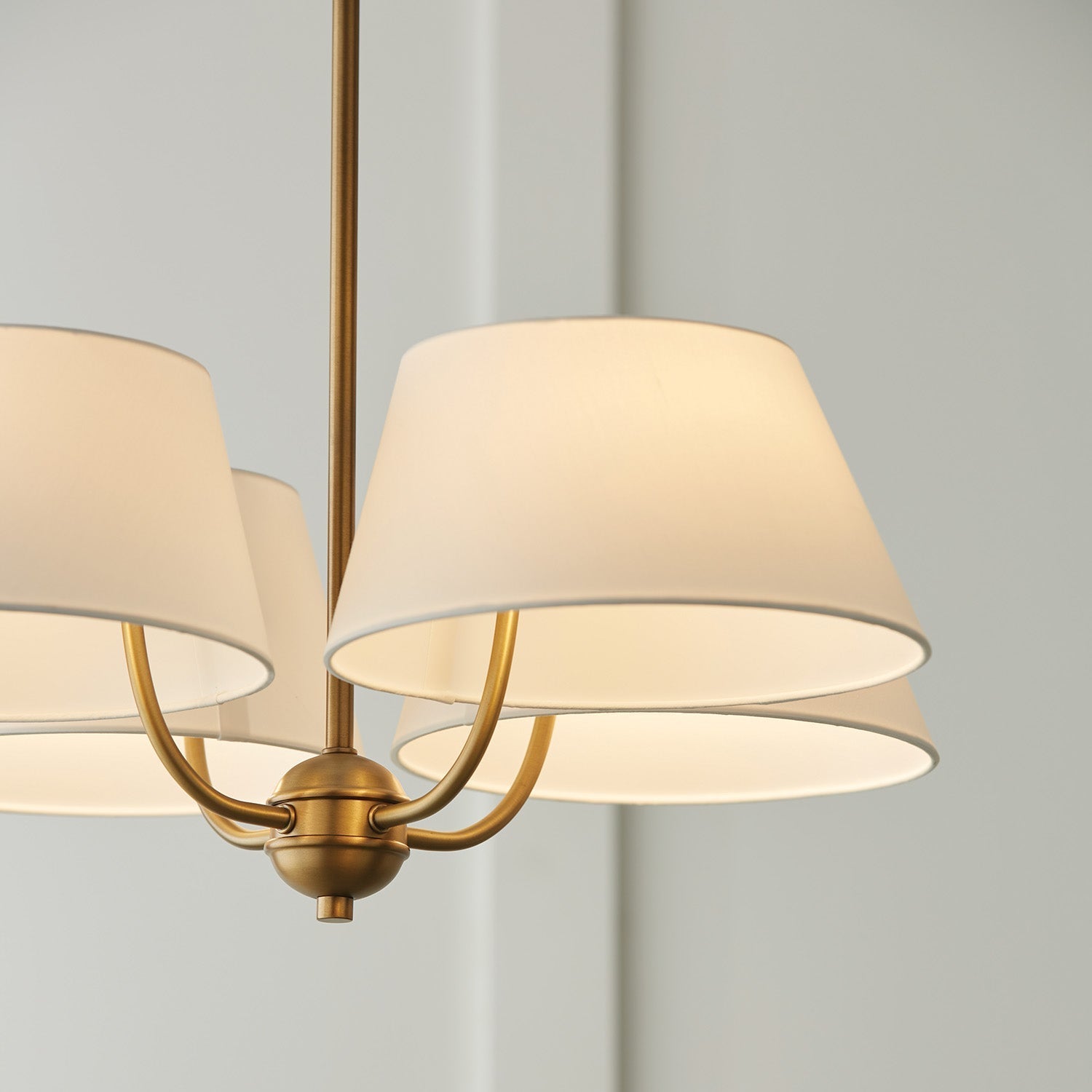 Vivienne Chandelier