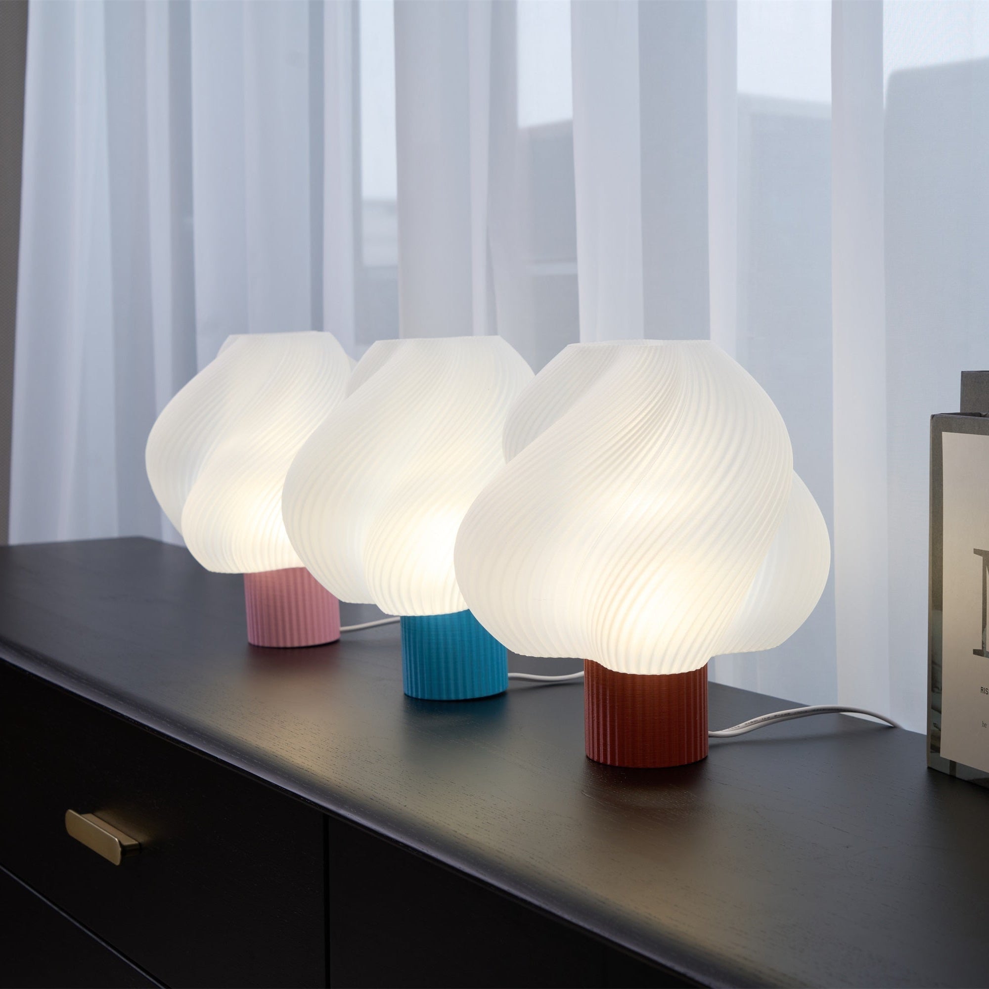 Buffy Modern Plastic Table Lamp-Neutral Decor