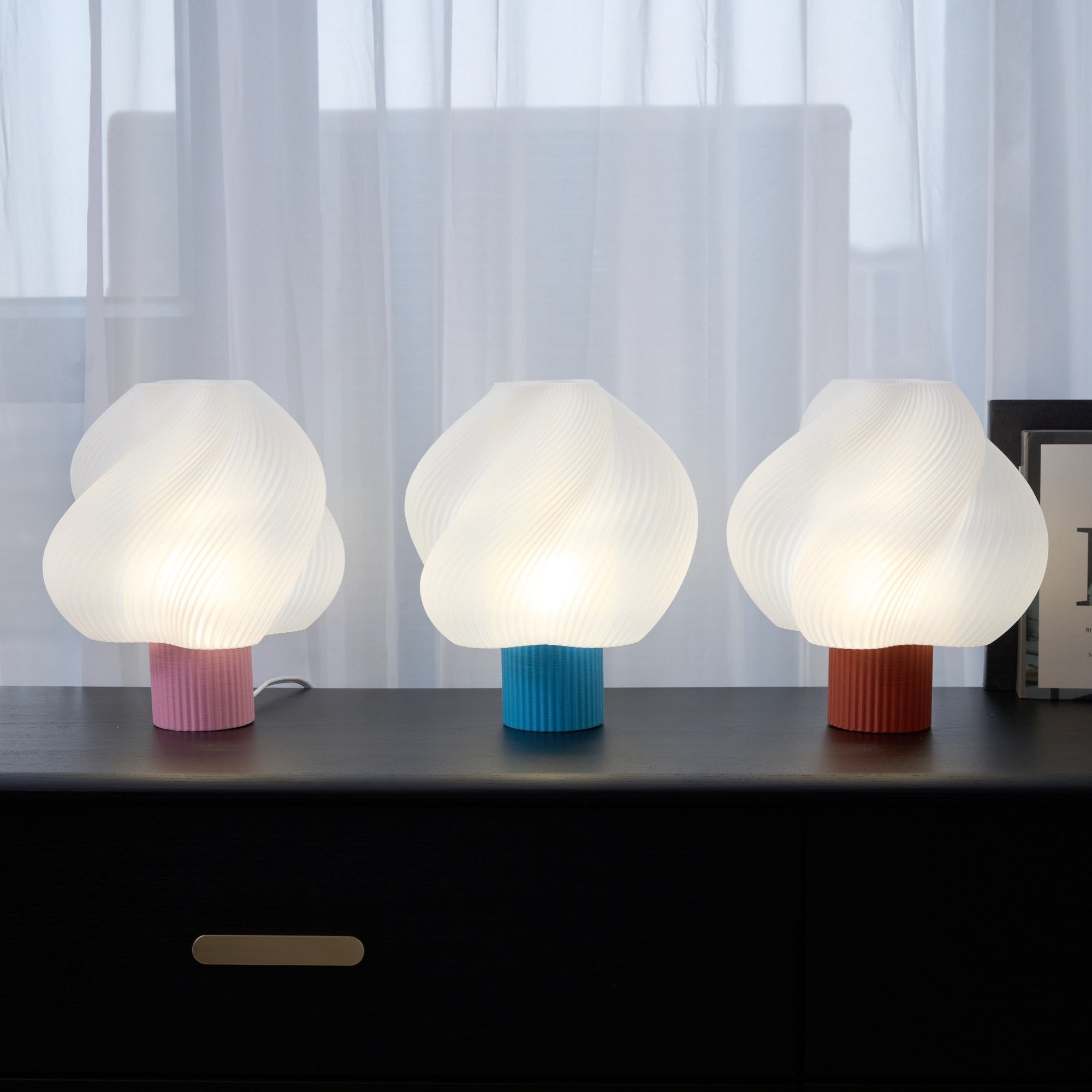 Buffy Modern Plastic Table Lamp-Neutral Decor