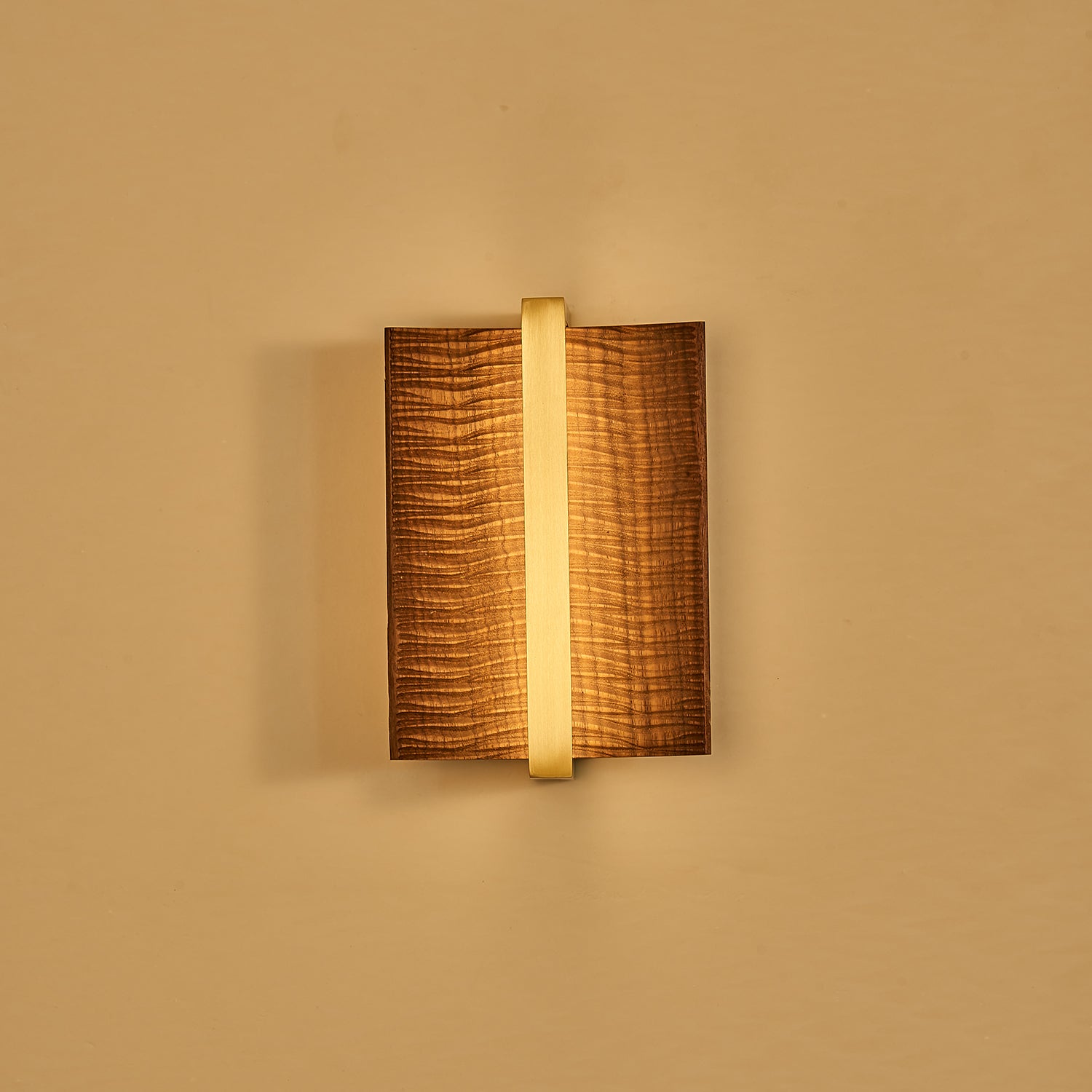 Vevinir Premium Nordic Art Wood Wall Light-Neutral Decor