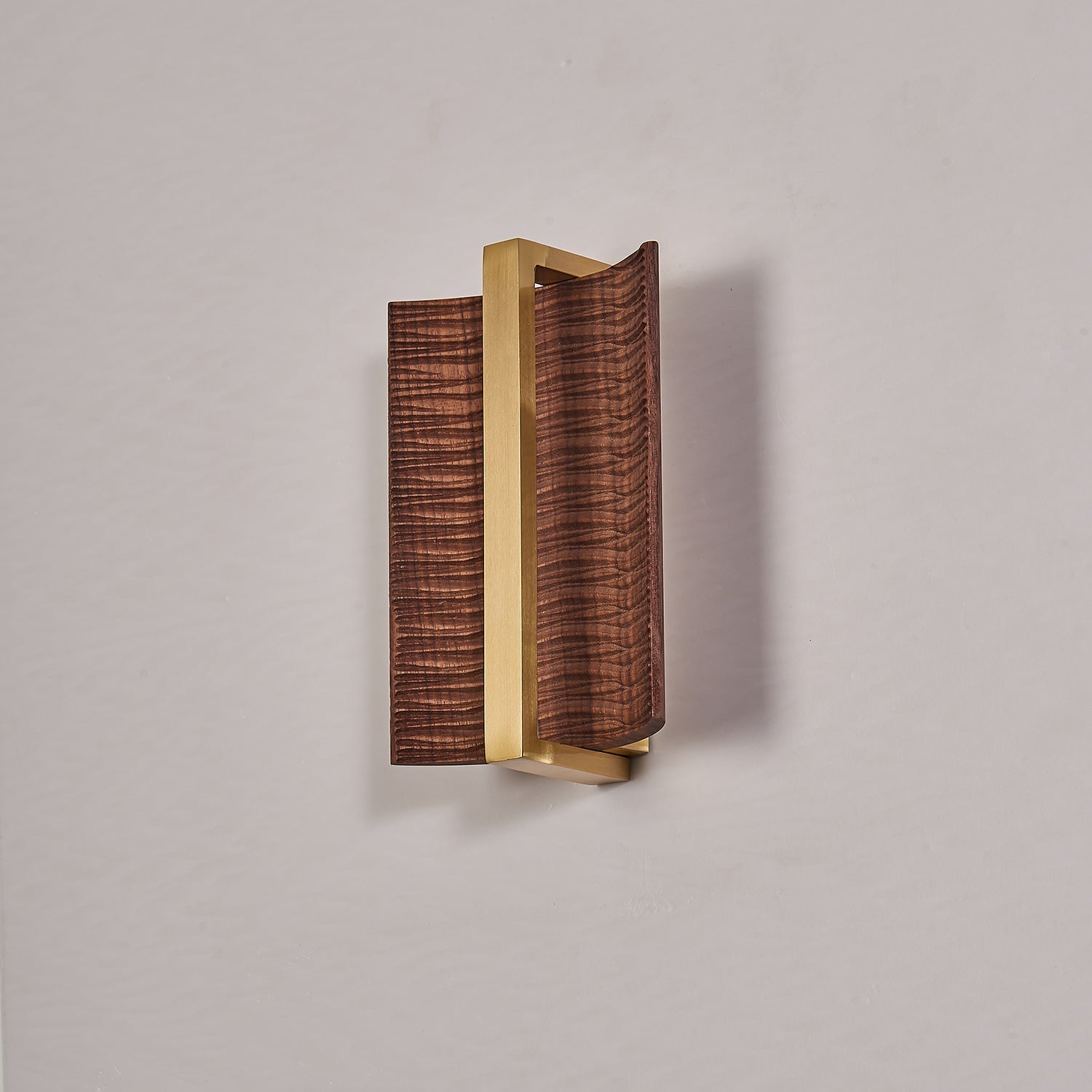 Vevinir Premium Nordic Art Wood Wall Light-Neutral Decor
