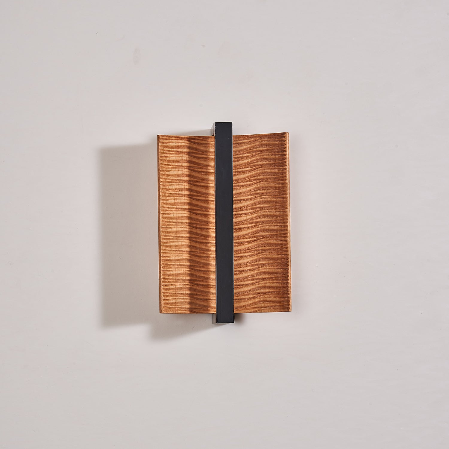 Vevinir Premium Nordic Art Wood Wall Light-Neutral Decor