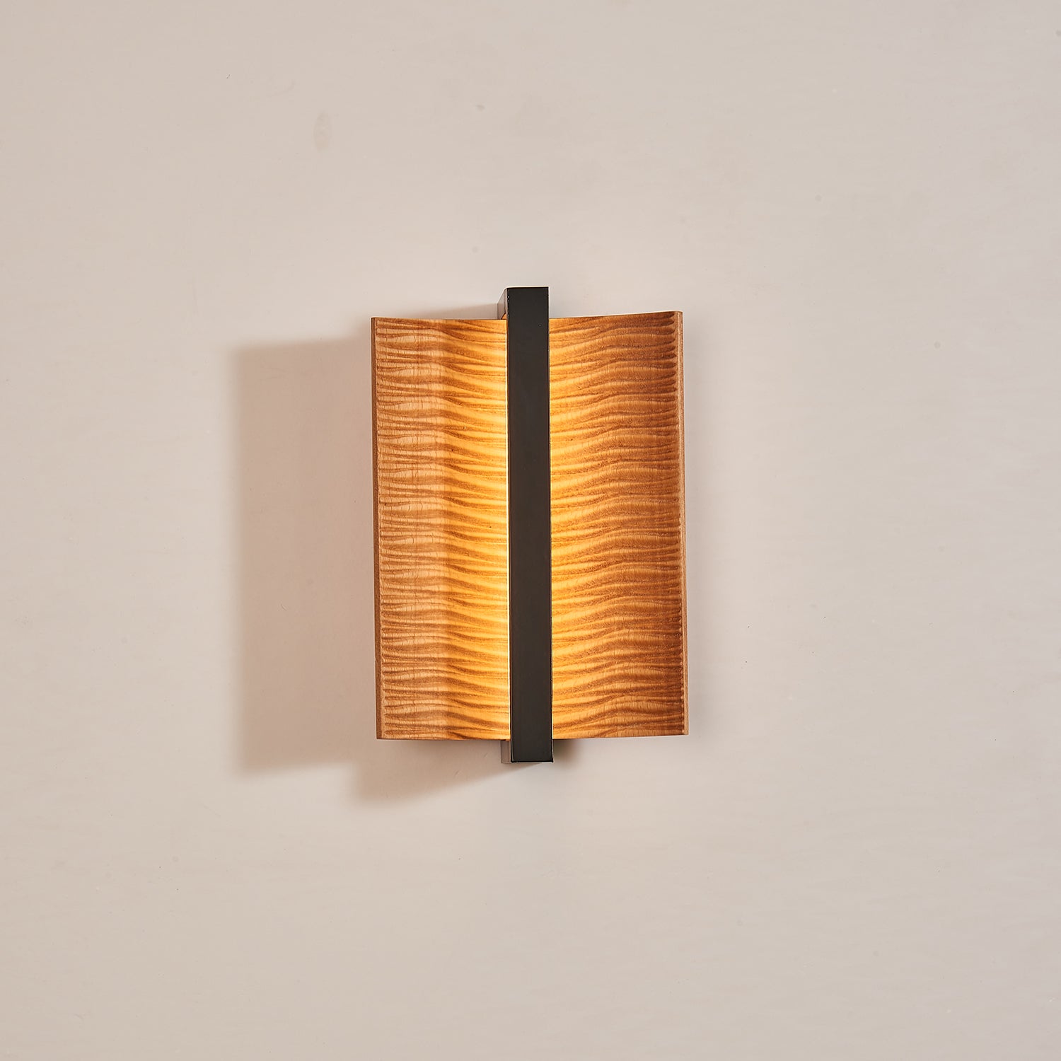 Vevinir Premium Nordic Art Wood Wall Light-Neutral Decor