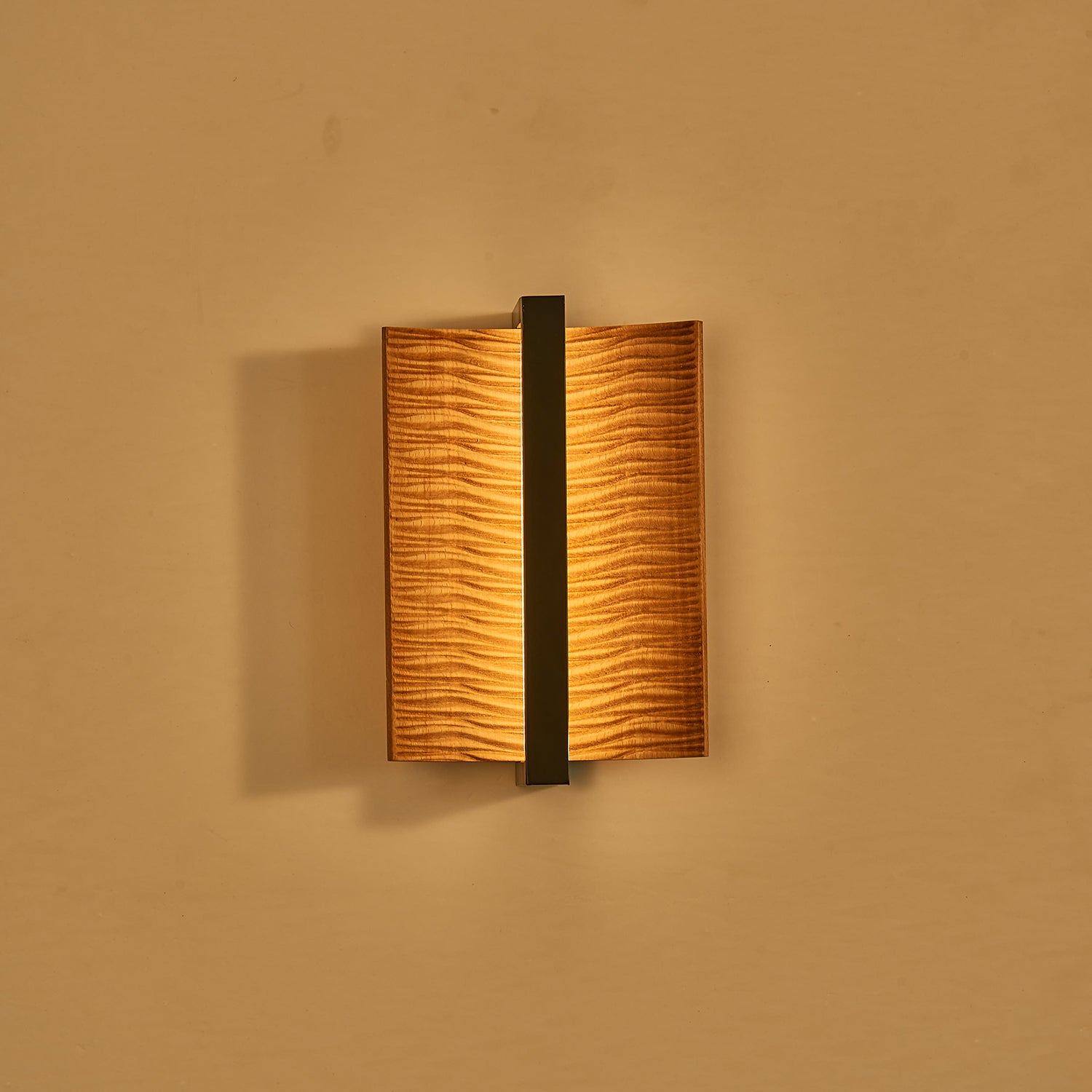 Vevinir Premium Nordic Art Wood Wall Light-Neutral Decor