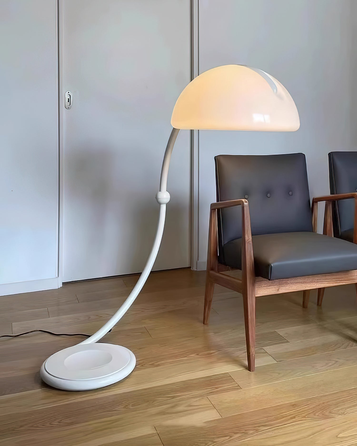 Sweep Floor Lamp