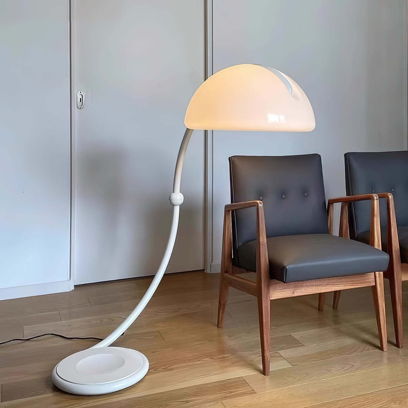 Sweep Floor Lamp